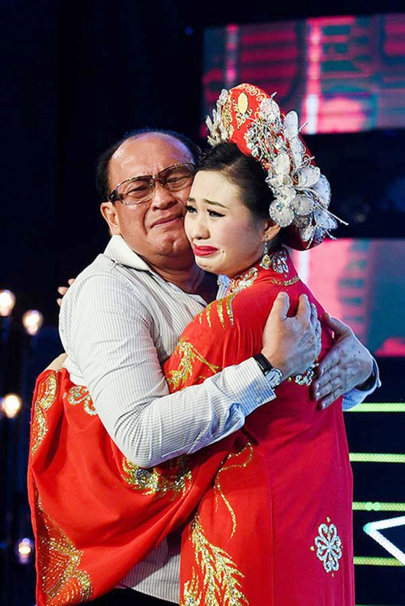 "Đệ nhị danh hài" từng "đếm tiền mỏi tay", tuổi 72 vất vả mưu sinh bằng nghề bán bánh, làm shipper- Ảnh 6. "Đệ nhị danh hài" từng "đếm tiền mỏi tay", tuổi 72 vất vả mưu sinh bằng nghề bán bánh, làm shipper- Ảnh 6.