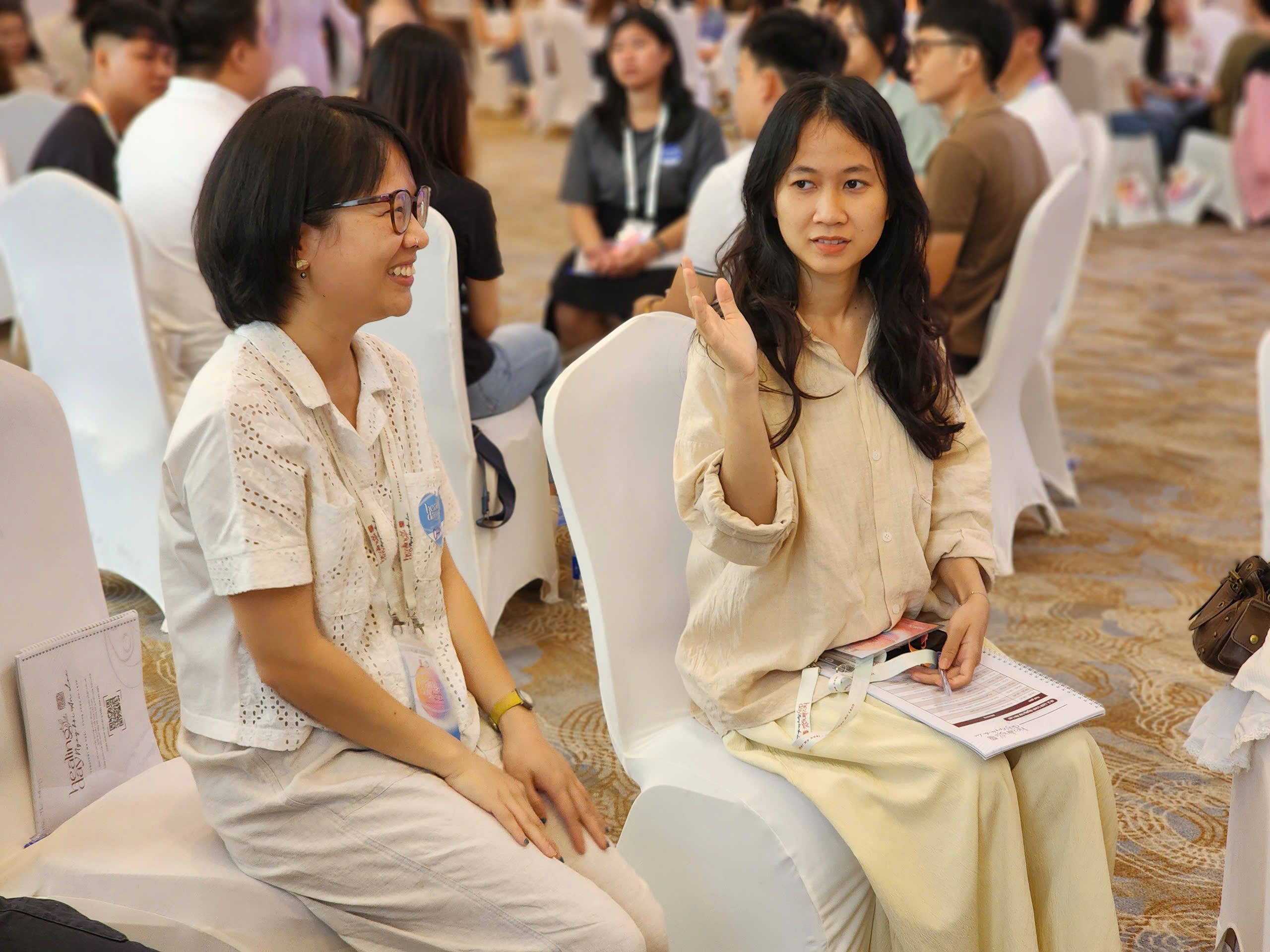 Một ngày người trẻ xin "được phép mệt, được khóc" nhưng để... bình thản- Ảnh 1. Một ngày người trẻ xin "được phép mệt, được khóc" nhưng để... bình thản- Ảnh 1.