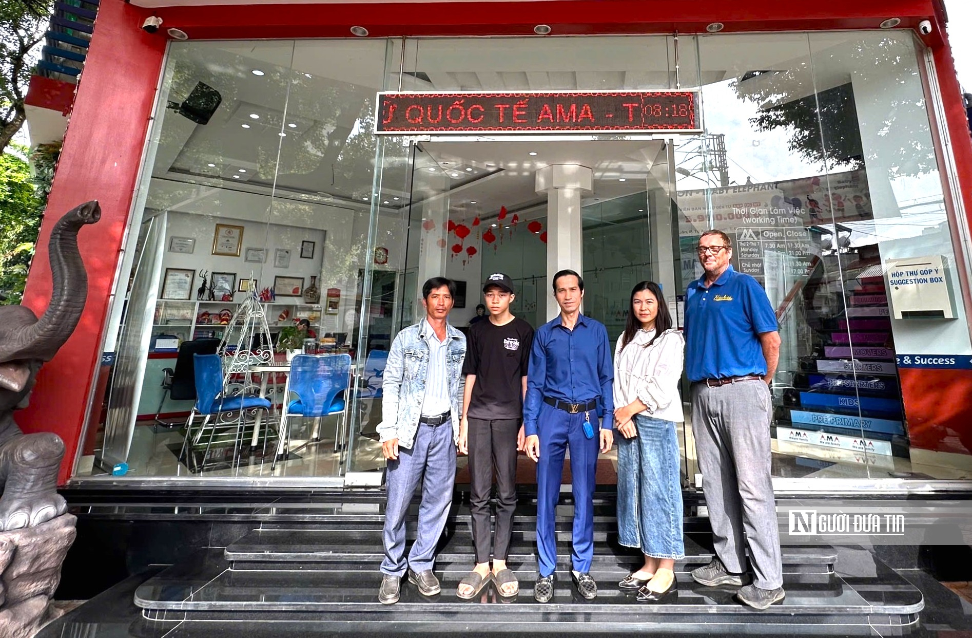 Hành trình "hồi sinh" của nam sinh mất cả gia đình sau tai nạn giao thông- Ảnh 1. Hành trình "hồi sinh" của nam sinh mất cả gia đình sau tai nạn giao thông- Ảnh 1.