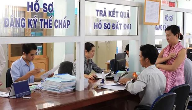 Từ 1/7/2025, người dân được lựa chọn nơi nộp hồ sơ đất đai tại bất kỳ đơn vị nào trong cùng tỉnh- Ảnh 1. Từ 1/7/2025, người dân được lựa chọn nơi nộp hồ sơ đất đai tại bất kỳ đơn vị nào trong cùng tỉnh- Ảnh 1.