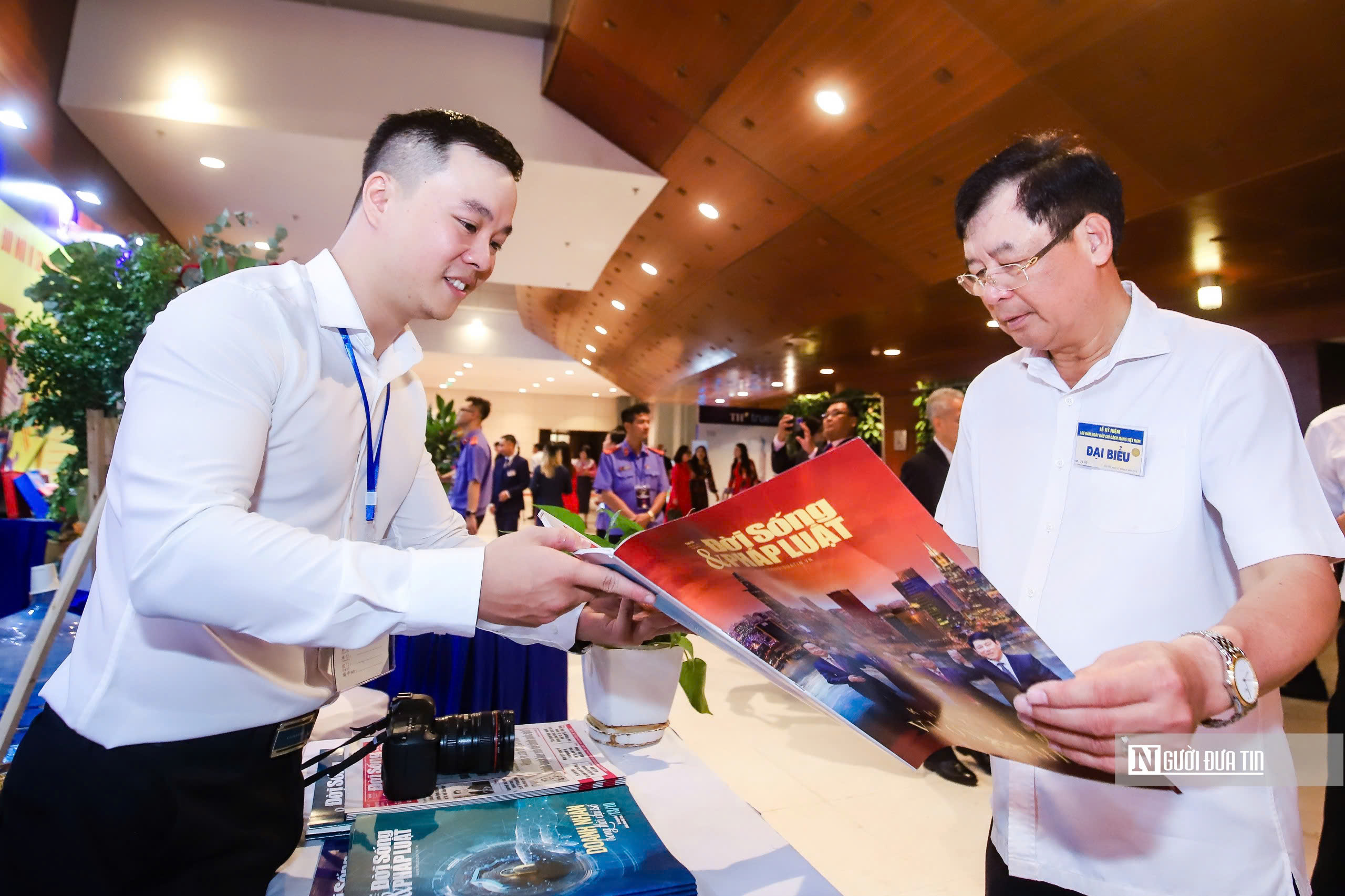 Lãnh đạo Đảng, Nhà nước dự Lễ Kỷ niệm 100 năm Ngày Báo chí Cách mạng Việt Nam- Ảnh 16. Lãnh đạo Đảng, Nhà nước dự Lễ Kỷ niệm 100 năm Ngày Báo chí Cách mạng Việt Nam- Ảnh 16.