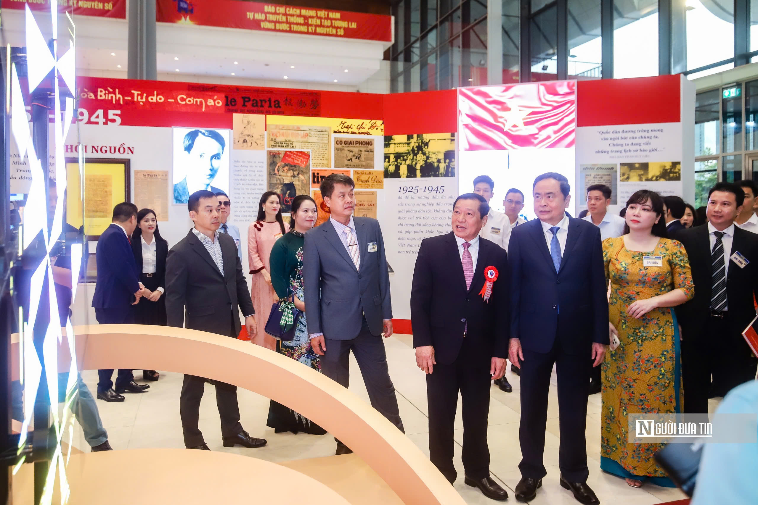 Lãnh đạo Đảng, Nhà nước dự Lễ Kỷ niệm 100 năm Ngày Báo chí Cách mạng Việt Nam- Ảnh 10. Lãnh đạo Đảng, Nhà nước dự Lễ Kỷ niệm 100 năm Ngày Báo chí Cách mạng Việt Nam- Ảnh 10.