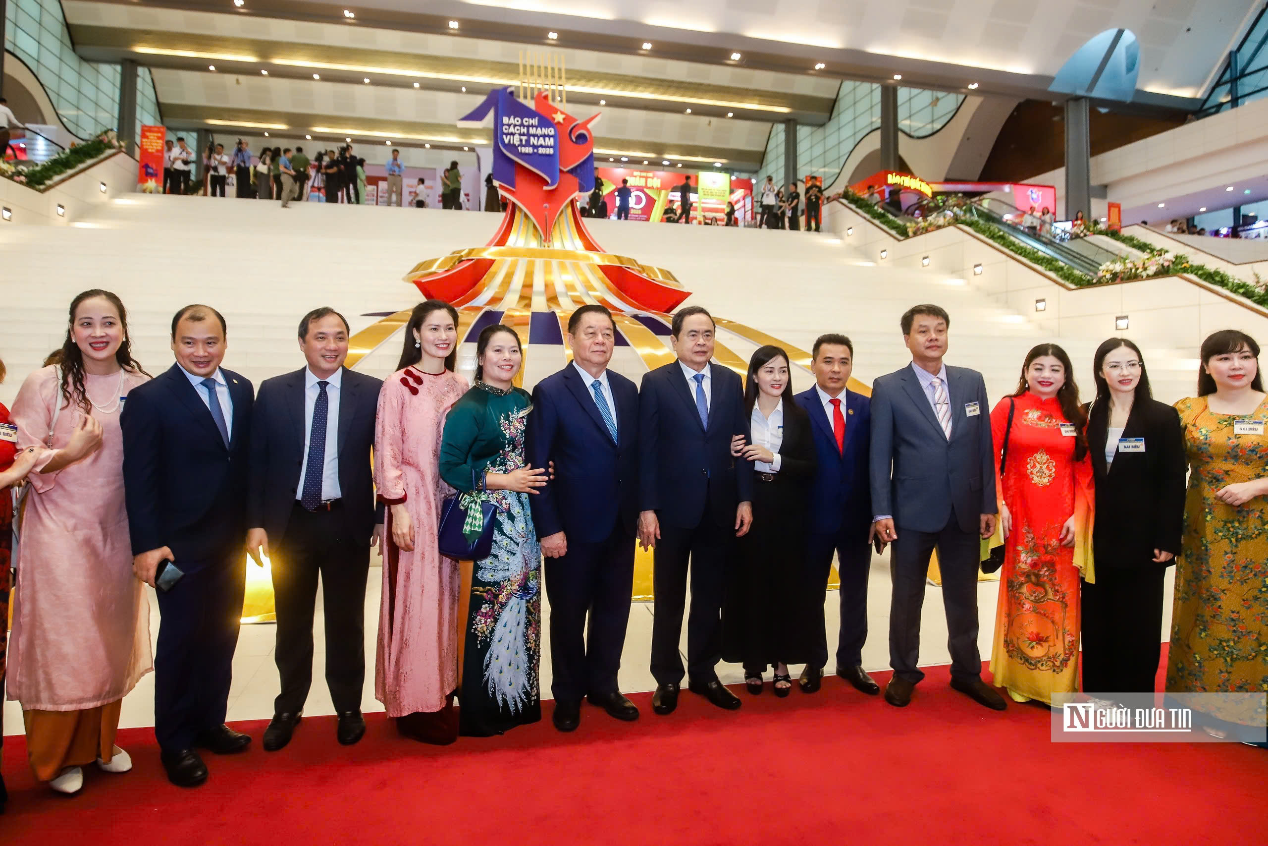 Lãnh đạo Đảng, Nhà nước dự Lễ Kỷ niệm 100 năm Ngày Báo chí Cách mạng Việt Nam- Ảnh 15. Lãnh đạo Đảng, Nhà nước dự Lễ Kỷ niệm 100 năm Ngày Báo chí Cách mạng Việt Nam- Ảnh 15.