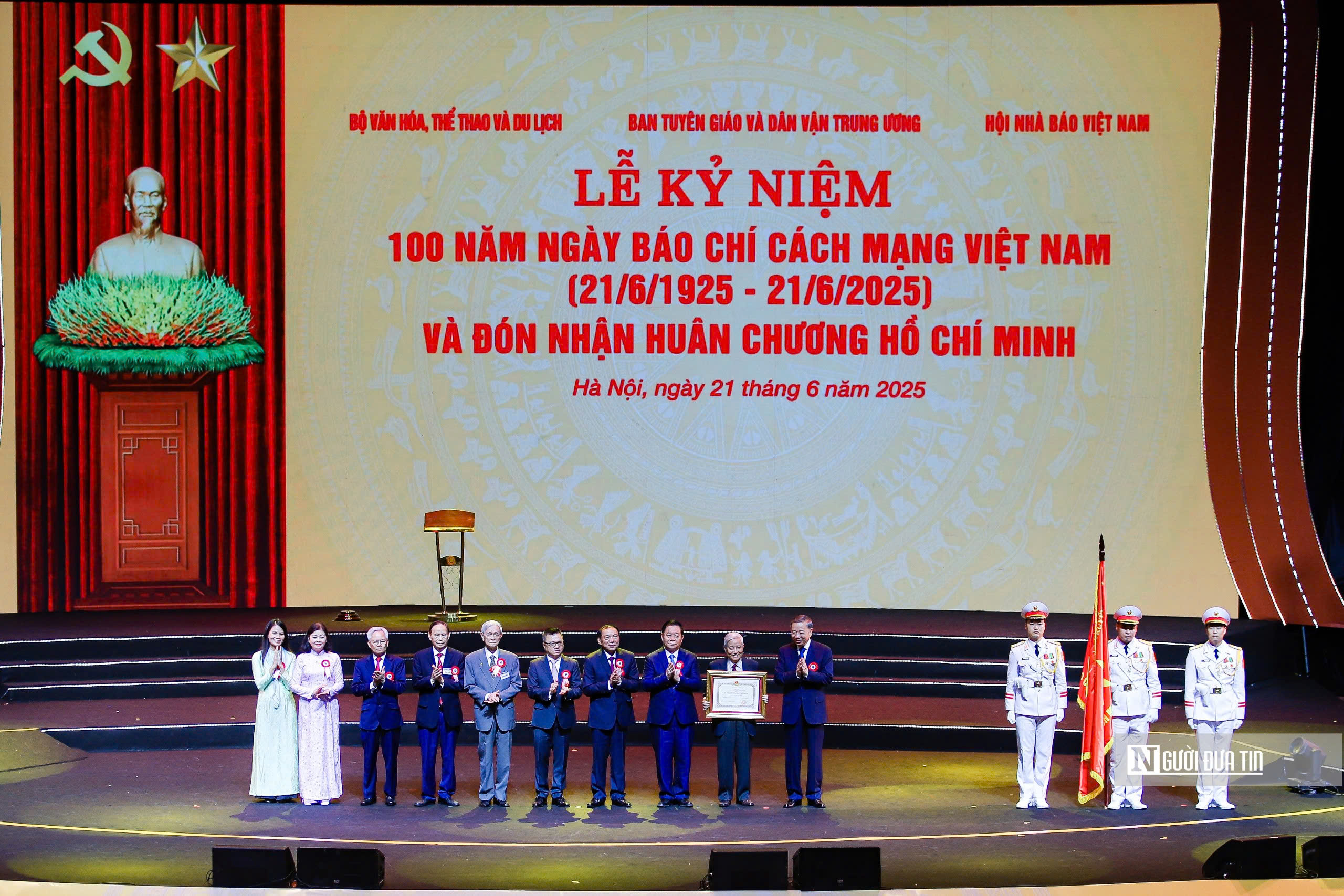 Tổng Bí thư Tô Lâm: Báo chí phải trở thành lực lượng kiến tạo niềm tin, cổ vũ khát vọng phát triển- Ảnh 5. Tổng Bí thư Tô Lâm: Báo chí phải trở thành lực lượng kiến tạo niềm tin, cổ vũ khát vọng phát triển- Ảnh 5.