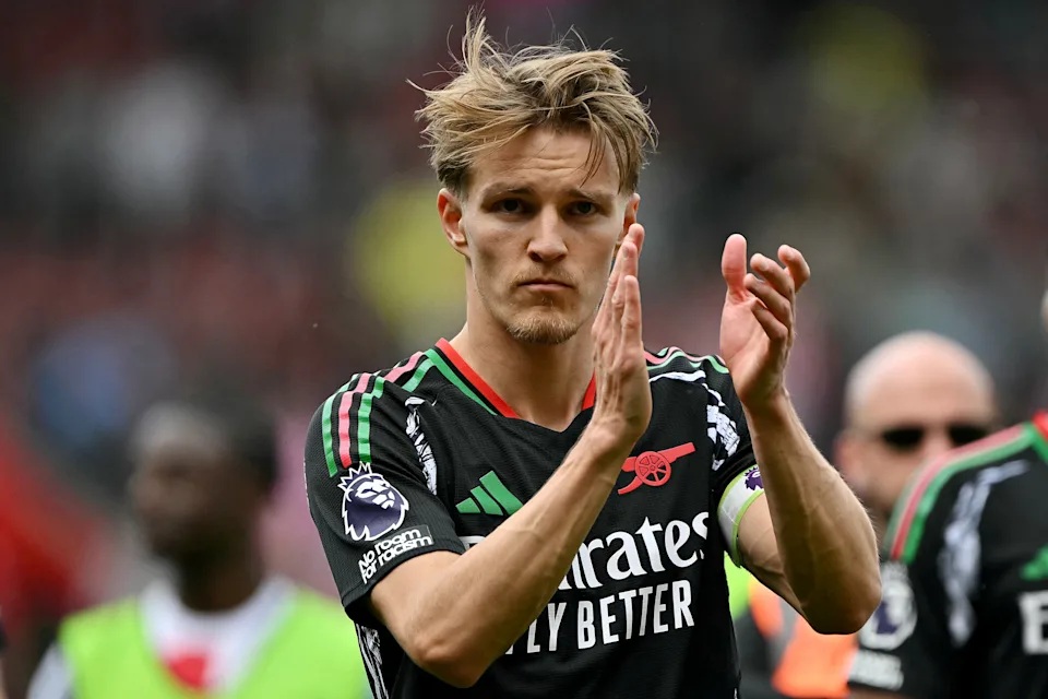 Việc Odegaard dính chấn thương phơi bày rõ sự thiếu hụt sáng tạo của Arsenal ở tuyến giữa. (Ảnh: Getty Images) Việc Odegaard dính chấn thương phơi bày rõ sự thiếu hụt sáng tạo của Arsenal ở tuyến giữa. (Ảnh: Getty Images)