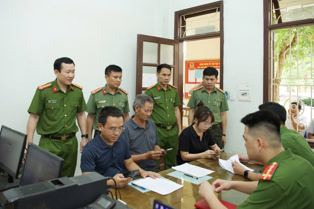 Vận hành thử nghiệm hoạt động chính quyền 2 cấp trong lực lượng công an- Ảnh 1. Vận hành thử nghiệm hoạt động chính quyền 2 cấp trong lực lượng công an- Ảnh 1.