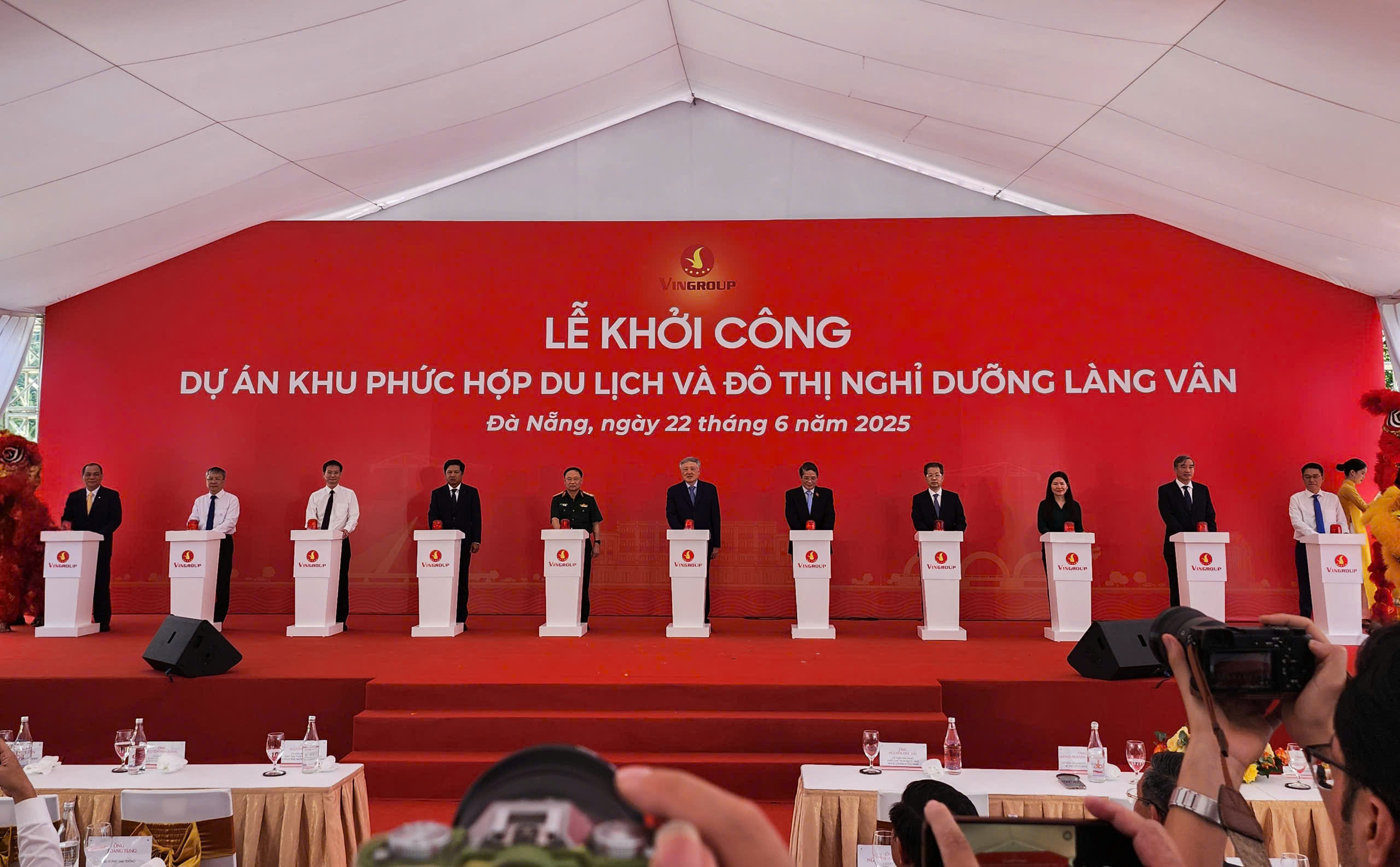 Doanh nghiệp của tỷ phú Phạm Nhật Vượng khởi công dự án 44.000 tỷ đồng- Ảnh 3.