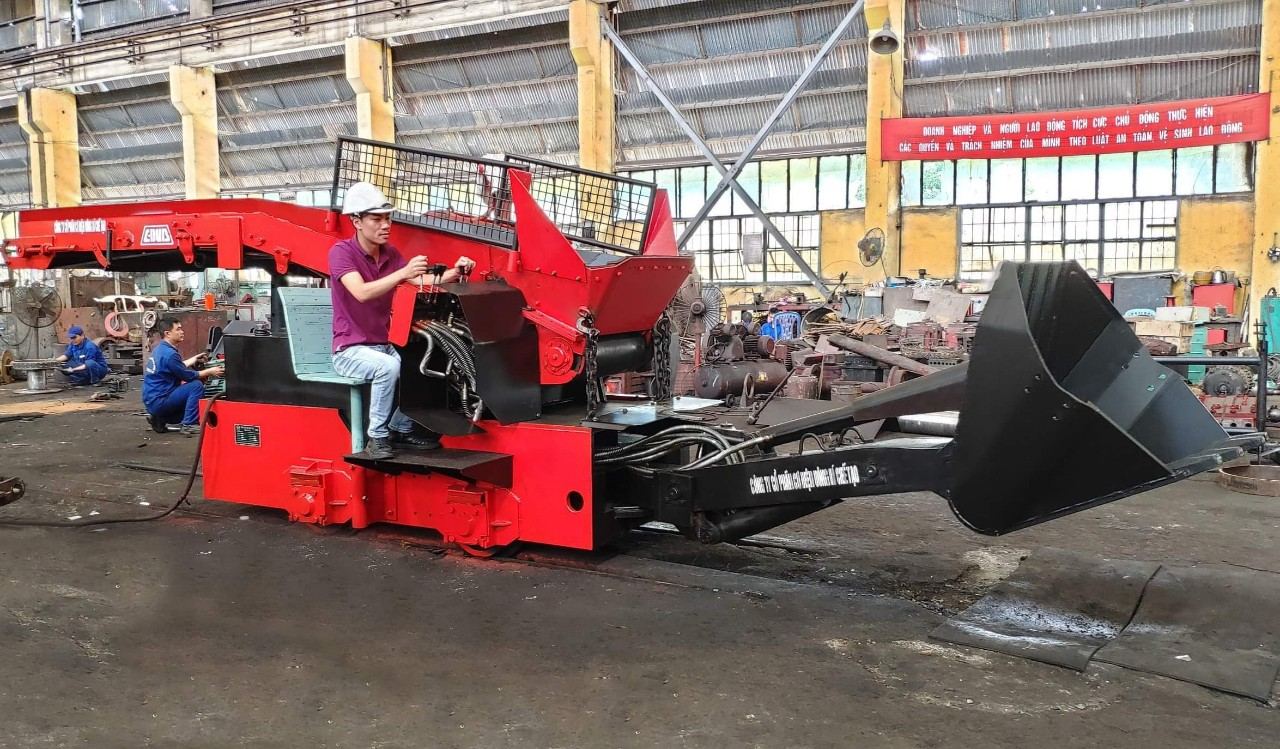 TKV và nhiệm vụ khó tại Cơ điện Uông Bí- Ảnh 1. TKV và nhiệm vụ khó tại Cơ điện Uông Bí- Ảnh 1.