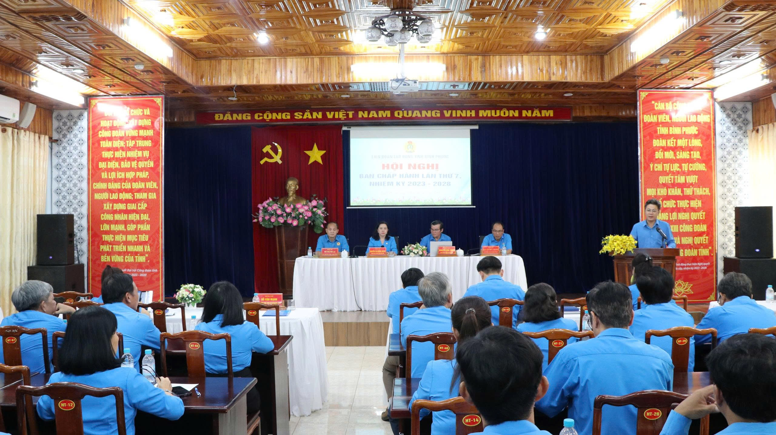 Liên đoàn Lao động tỉnh Bình Phước triển khai nhiệm vụ 6 tháng cuối năm- Ảnh 1. Liên đoàn Lao động tỉnh Bình Phước triển khai nhiệm vụ 6 tháng cuối năm- Ảnh 1.
