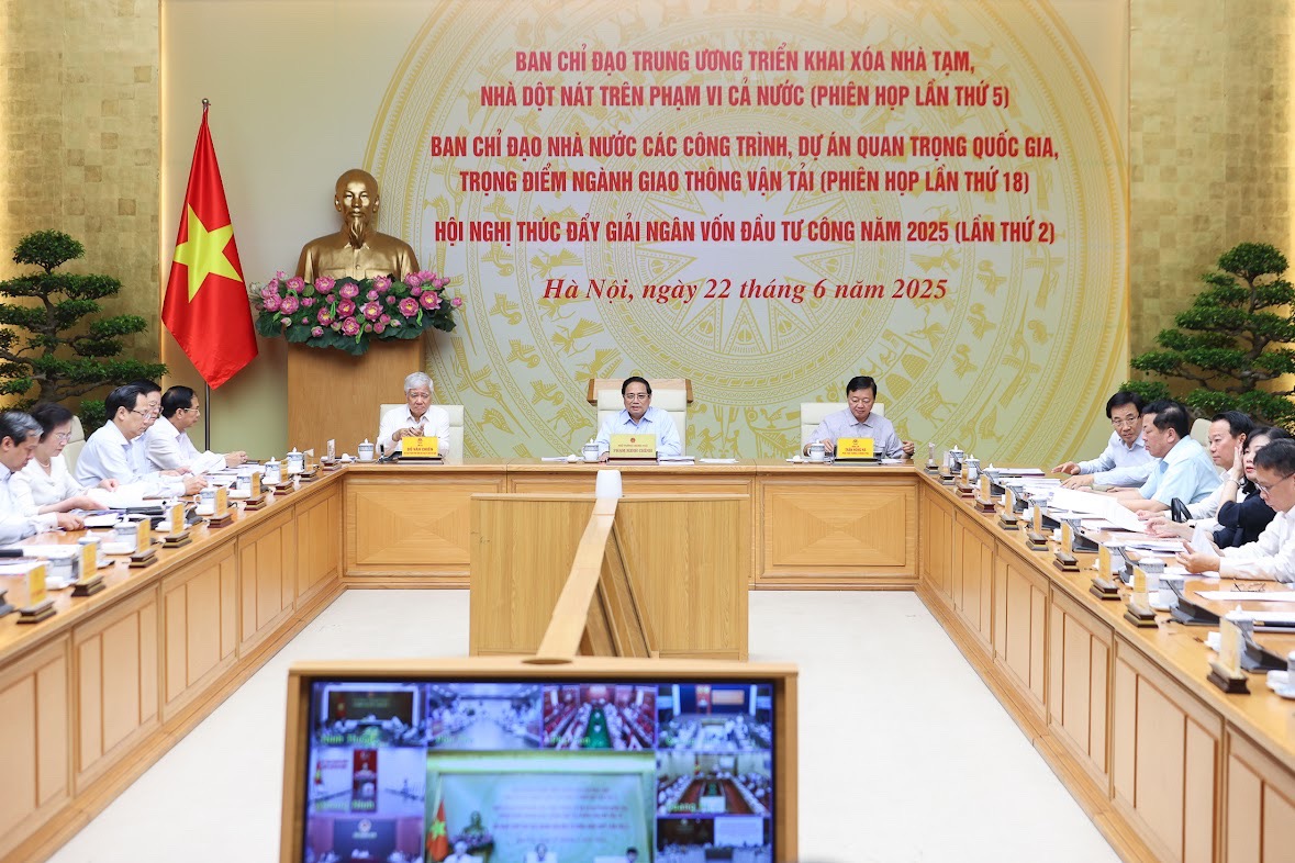 "Chỉ bàn làm, không bàn lùi”, Thủ tướng chỉ đạo quyết liệt về đích các mục tiêu 2025- Ảnh 2. "Chỉ bàn làm, không bàn lùi”, Thủ tướng chỉ đạo quyết liệt về đích các mục tiêu 2025- Ảnh 2.