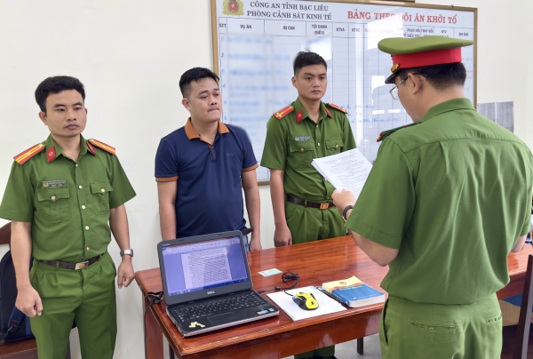 Khởi tố 2 đối tượng vi phạm đấu thầu gây thiệt hại hơn 23 tỷ đồng- Ảnh 1. Khởi tố 2 đối tượng vi phạm đấu thầu gây thiệt hại hơn 23 tỷ đồng- Ảnh 1.