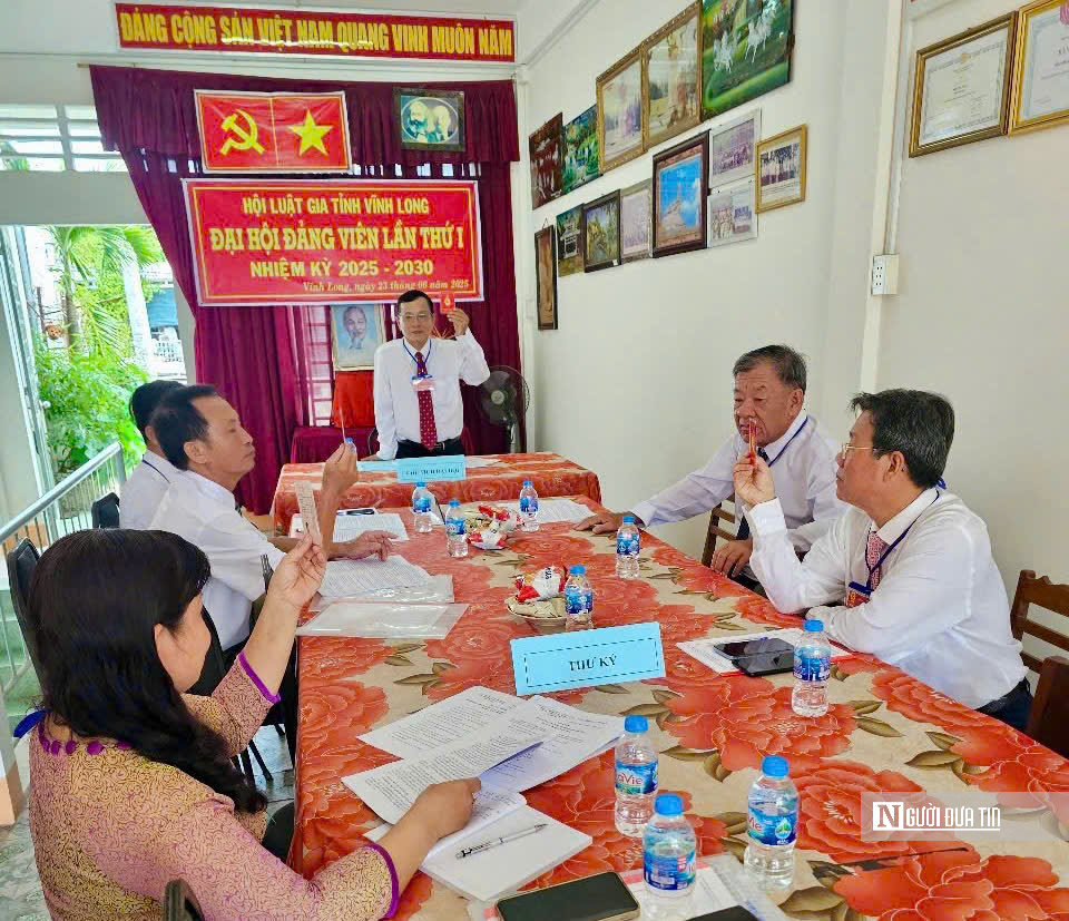 Đại hội Chi bộ Hội Luật gia tỉnh Vĩnh Long: Ghi dấu nhiệm kỳ thành công, sẵn sàng cho giai đoạn mới- Ảnh 1.