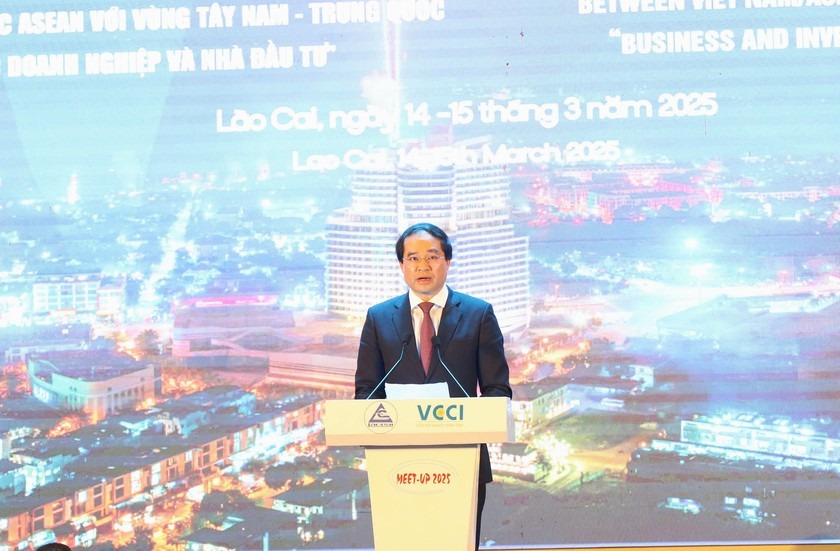 Lào Cai: Điểm sáng hội nhập, vươn tầm kết nối và nồng ấm tình người nơi biên cương- Ảnh 1. Lào Cai: Điểm sáng hội nhập, vươn tầm kết nối và nồng ấm tình người nơi biên cương- Ảnh 1.