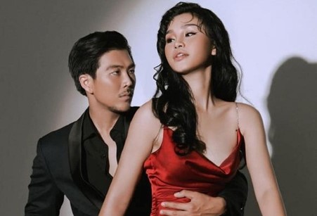 Người mẫu Lê Thu Trang bất ngờ được cầu hôn tại chung kết Miss Cosmo- Ảnh 1. Người mẫu Lê Thu Trang bất ngờ được cầu hôn tại chung kết Miss Cosmo- Ảnh 1.