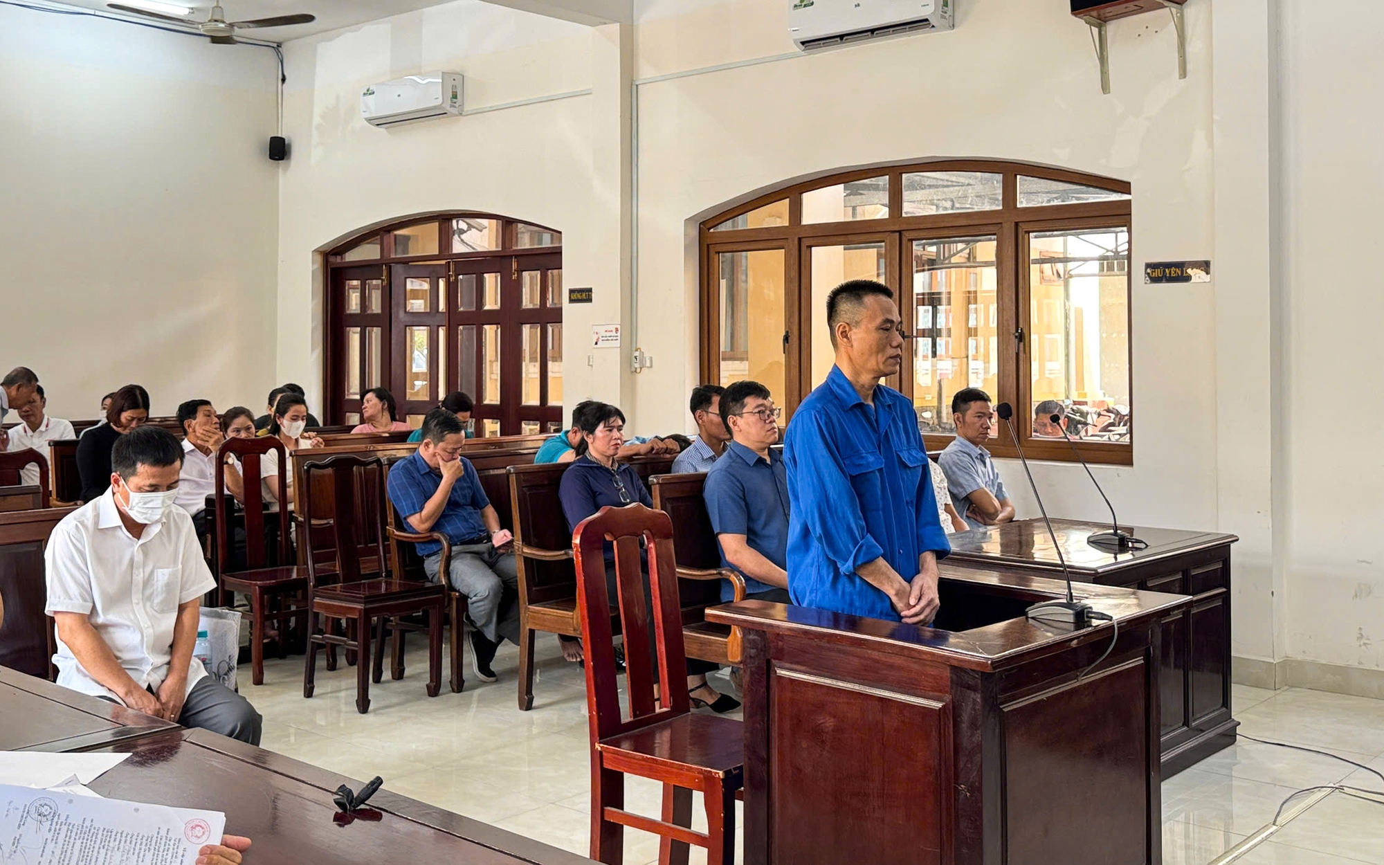 Xét xử 13 bị cáo trong vụ sai phạm tại Trung tâm Đăng kiểm xe cơ giới ở Đồng Nai
