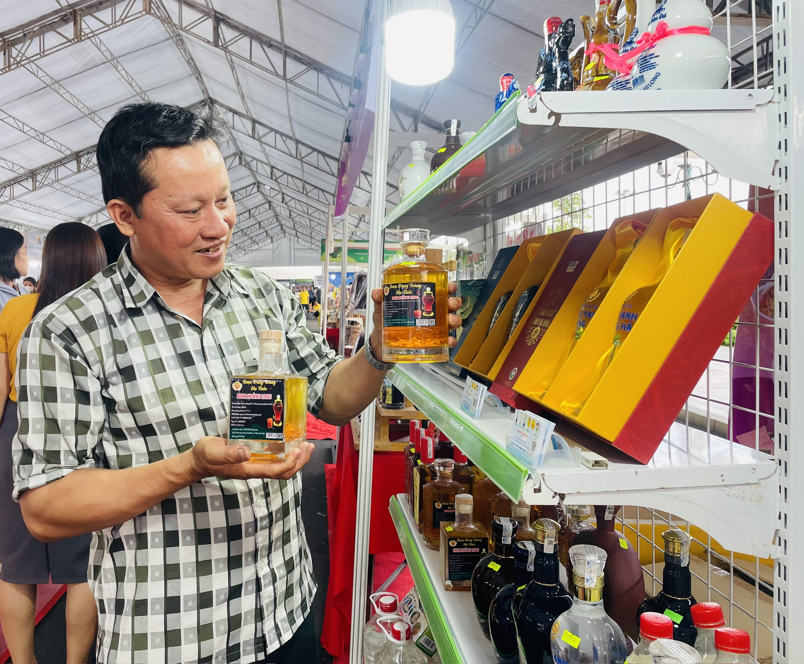 Đưa nông sản vùng miền đến gần hơn với người tiêu dùng- Ảnh 5. Đưa nông sản vùng miền đến gần hơn với người tiêu dùng- Ảnh 5.