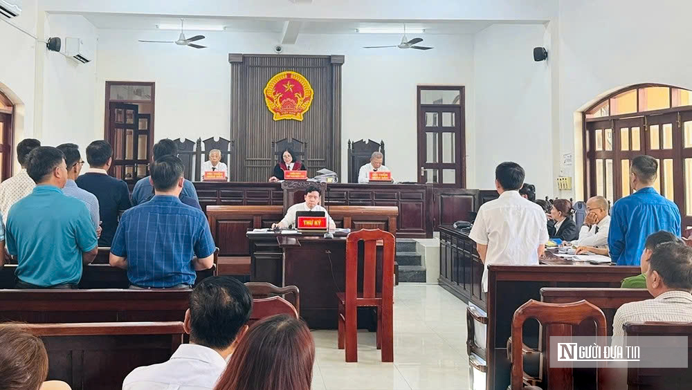 Tuyên án 13 bị cáo vụ sai phạm đăng kiểm tại Đồng Nai- Ảnh 1. Tuyên án 13 bị cáo vụ sai phạm đăng kiểm tại Đồng Nai- Ảnh 1.