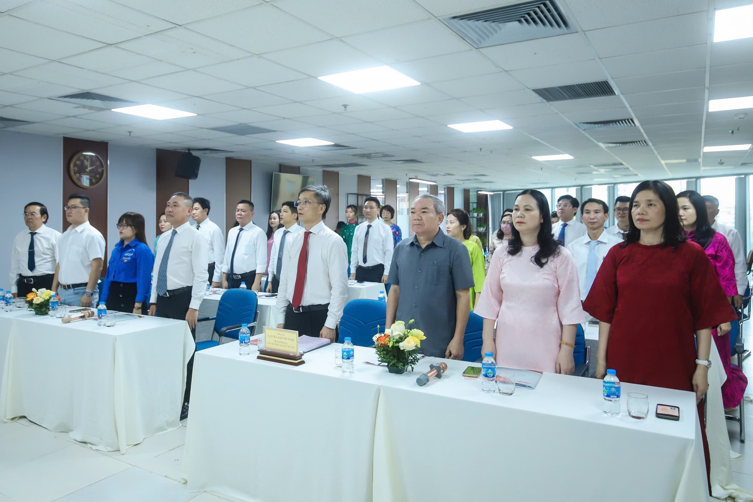 Phát huy truyền thống, đổi mới mạnh mẽ, xây dựng Đảng bộ Trung ương Hội Luật gia Việt Nam vững mạnh, hoàn thành xuất sắc nhiệm vụ trong giai đoạn mới- Ảnh 3. Phát huy truyền thống, đổi mới mạnh mẽ, xây dựng Đảng bộ Trung ương Hội Luật gia Việt Nam vững mạnh, hoàn thành xuất sắc nhiệm vụ trong giai đoạn mới- Ảnh 3.