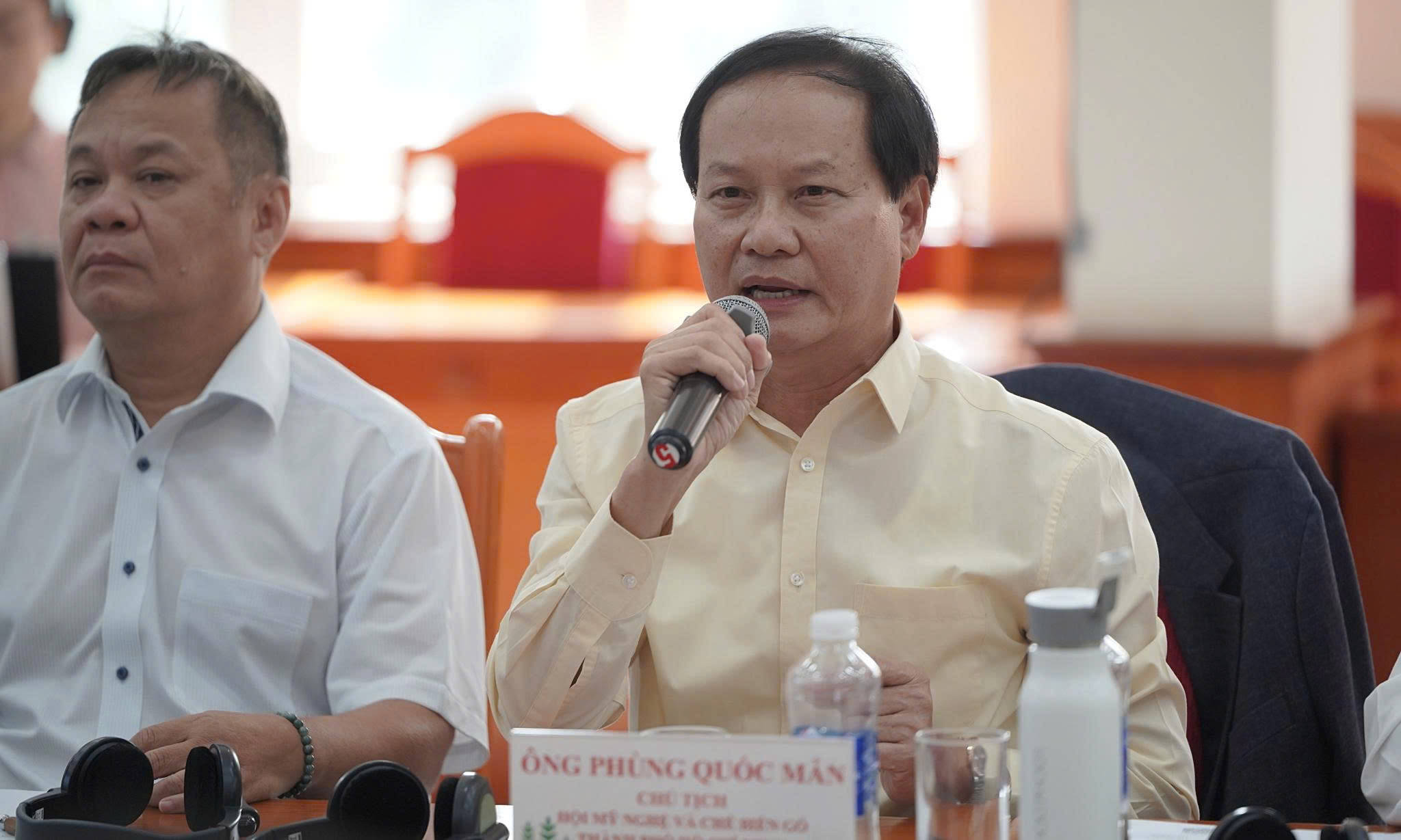 Trước 