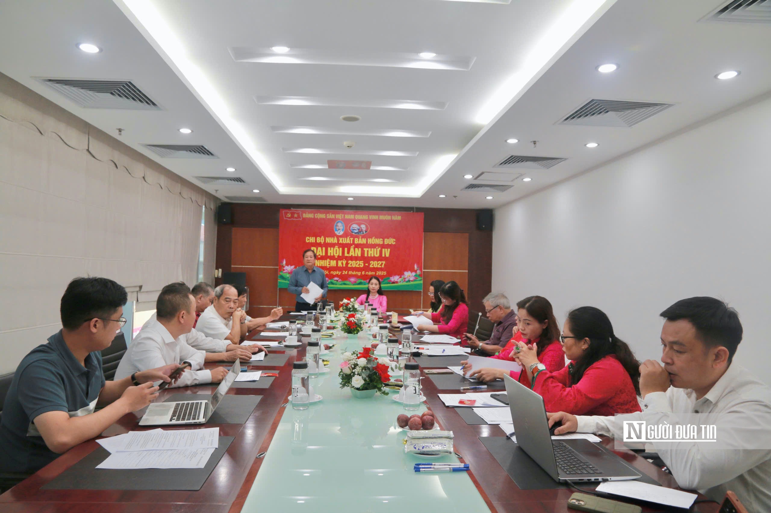 Chi bộ Nhà xuất bản Hồng Đức tổ chức thành công đại hội nhiệm kỳ 2025 - 2027- Ảnh 1. Chi bộ Nhà xuất bản Hồng Đức tổ chức thành công đại hội nhiệm kỳ 2025 - 2027- Ảnh 1.
