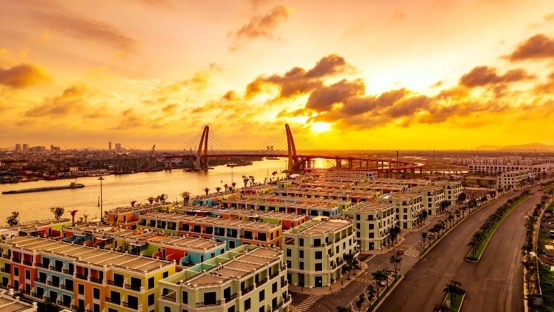 Vinhomes Royal Island đoạt giải Vàng về quy hoạch: Điểm đến mới của giới chuyên gia và nhà đầu tư quốc tế- Ảnh 2. Vinhomes Royal Island đoạt giải Vàng về quy hoạch: Điểm đến mới của giới chuyên gia và nhà đầu tư quốc tế- Ảnh 2.