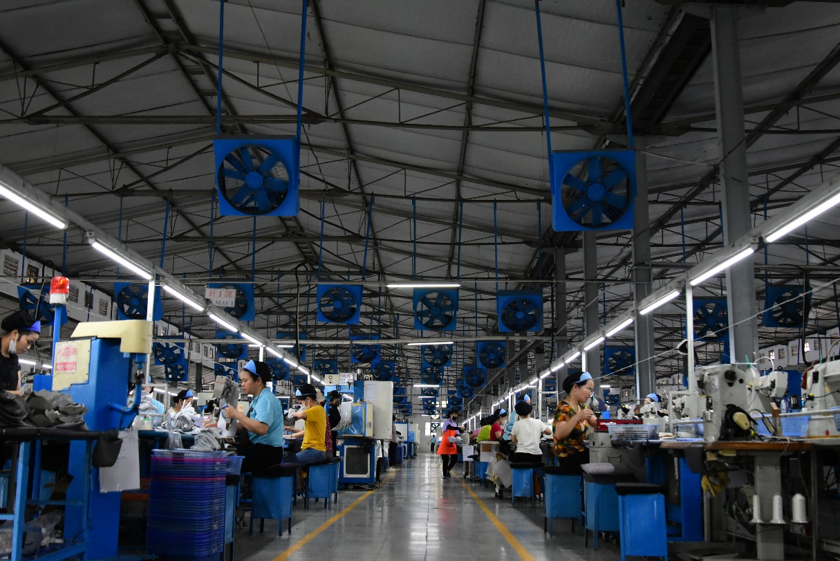 Khách hàng sử dụng điện chia sẻ khó khăn, đồng hành với ngành điện- Ảnh 1. Khách hàng sử dụng điện chia sẻ khó khăn, đồng hành với ngành điện- Ảnh 1.