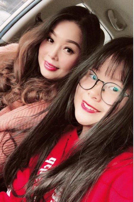 "Bà ngoại" Thanh Tú tuổi 50, nhan sắc vẫn "chặt đẹp" con gái- Ảnh 10. "Bà ngoại" Thanh Tú tuổi 50, nhan sắc vẫn "chặt đẹp" con gái- Ảnh 10.