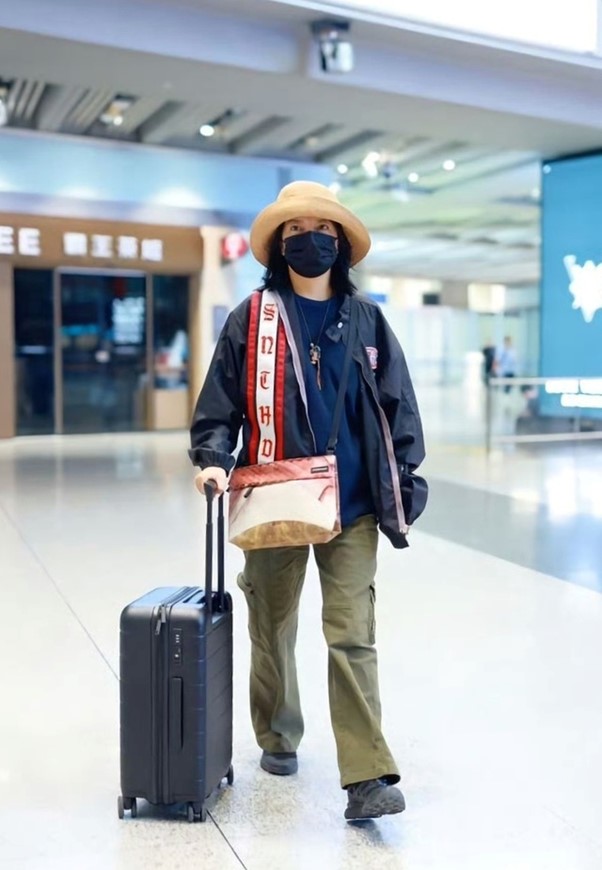"Én nhỏ" Triệu Vy với hình ảnh quá khứ gây choáng- Ảnh 4. "Én nhỏ" Triệu Vy với hình ảnh quá khứ gây choáng- Ảnh 4.
