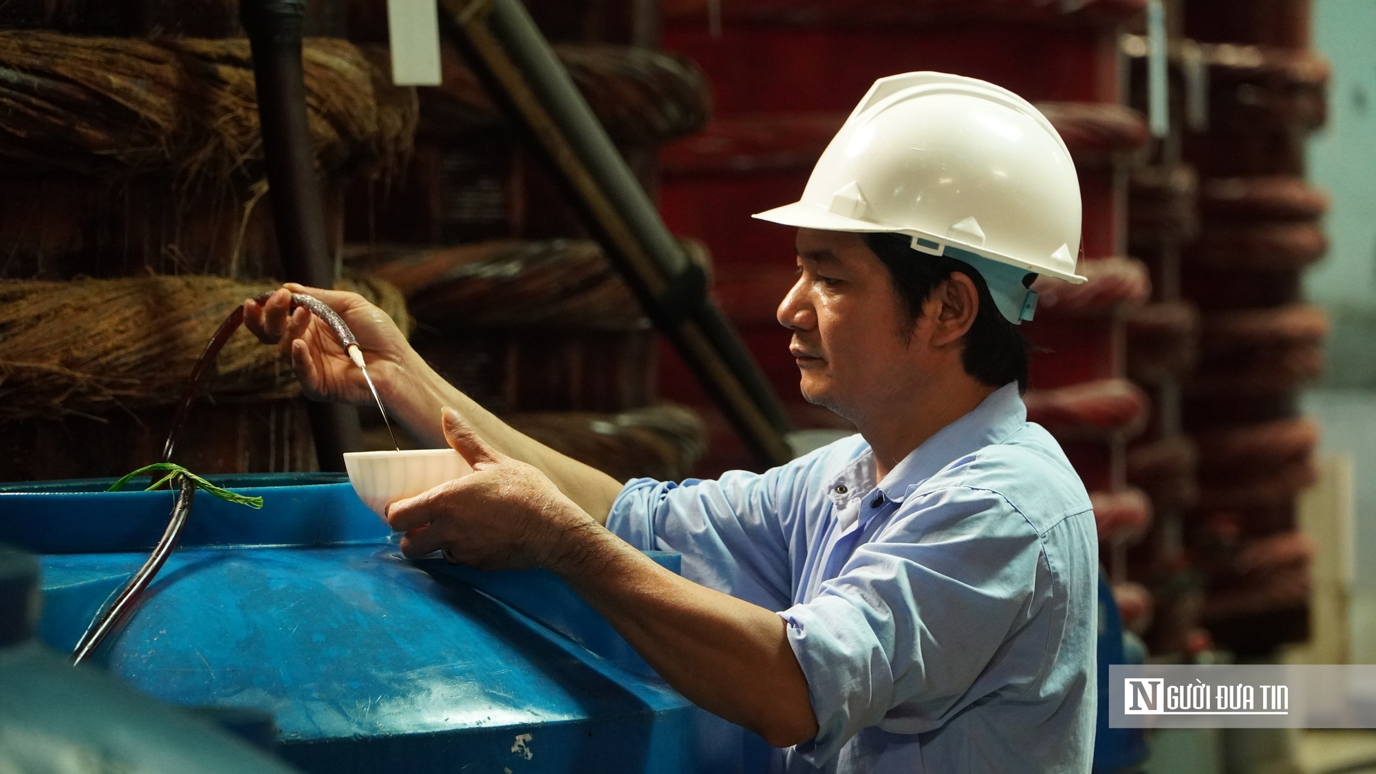 Nước mắm truyền thống “tìm đường” ra thế giới- Ảnh 1. Nước mắm truyền thống “tìm đường” ra thế giới- Ảnh 1.