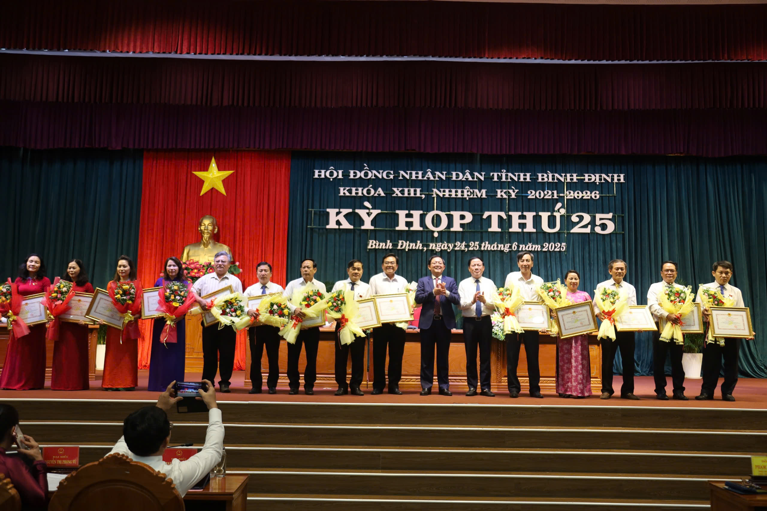 Bình Định: Tạo đột phá, dư địa phát triển cho thập kỷ tới- Ảnh 4. Bình Định: Tạo đột phá, dư địa phát triển cho thập kỷ tới- Ảnh 4.