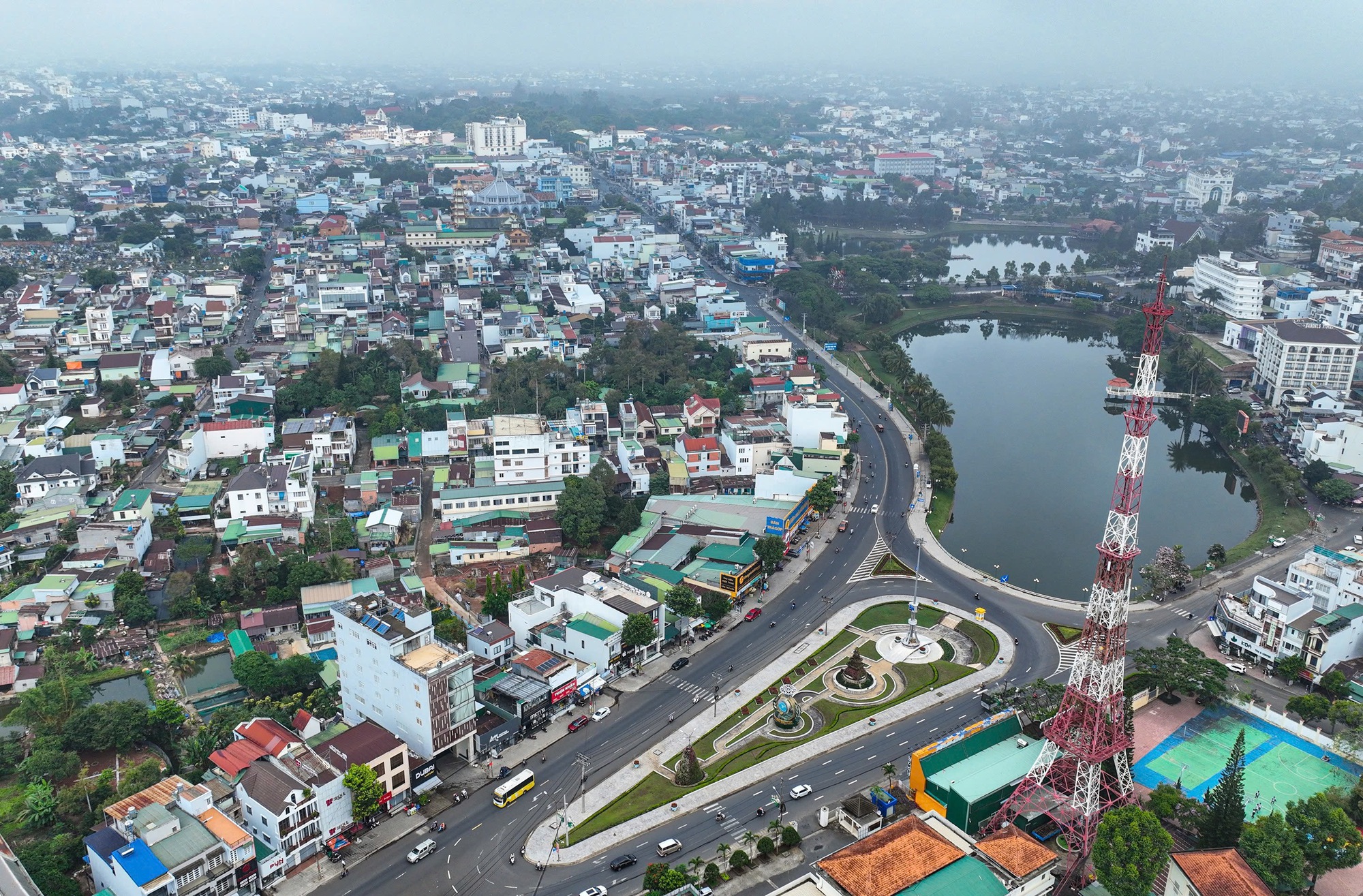 Lâm Đồng: Ngăn chặn điểm nóng xây dựng trái phép trước thời điểm sáp nhập tỉnh 1/7- Ảnh 2. Lâm Đồng: Ngăn chặn điểm nóng xây dựng trái phép trước thời điểm sáp nhập tỉnh 1/7- Ảnh 2.