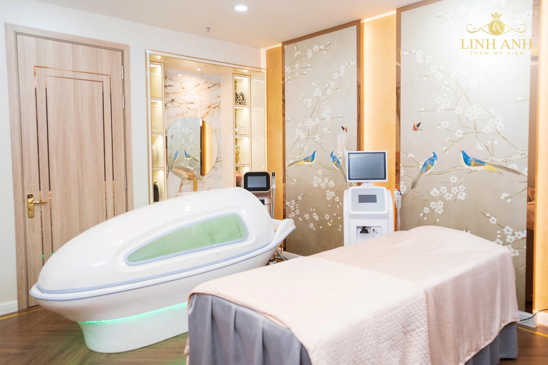Khách hàng đúng đắn khi chọn thẩm mỹ Linh Anh là nơi thăng hạng nhan sắc.- Ảnh 2. Khách hàng đúng đắn khi chọn thẩm mỹ Linh Anh là nơi thăng hạng nhan sắc.- Ảnh 2.