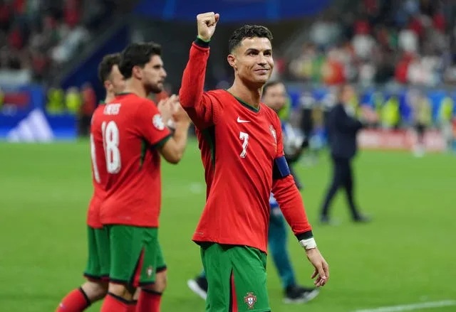 Ronaldo sắp đạt được thỏa thuận ký hợp đồng mới với Al-Nassr. Ronaldo sắp đạt được thỏa thuận ký hợp đồng mới với Al-Nassr.