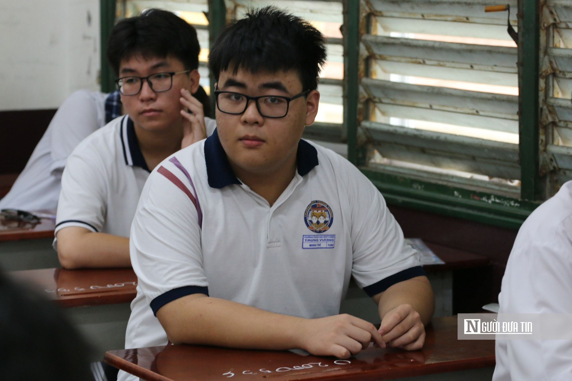 Cảm động hình ảnh những sĩ tử vượt khó, mang nghị lực vào phòng thi- Ảnh 8. Cảm động hình ảnh những sĩ tử vượt khó, mang nghị lực vào phòng thi- Ảnh 8.