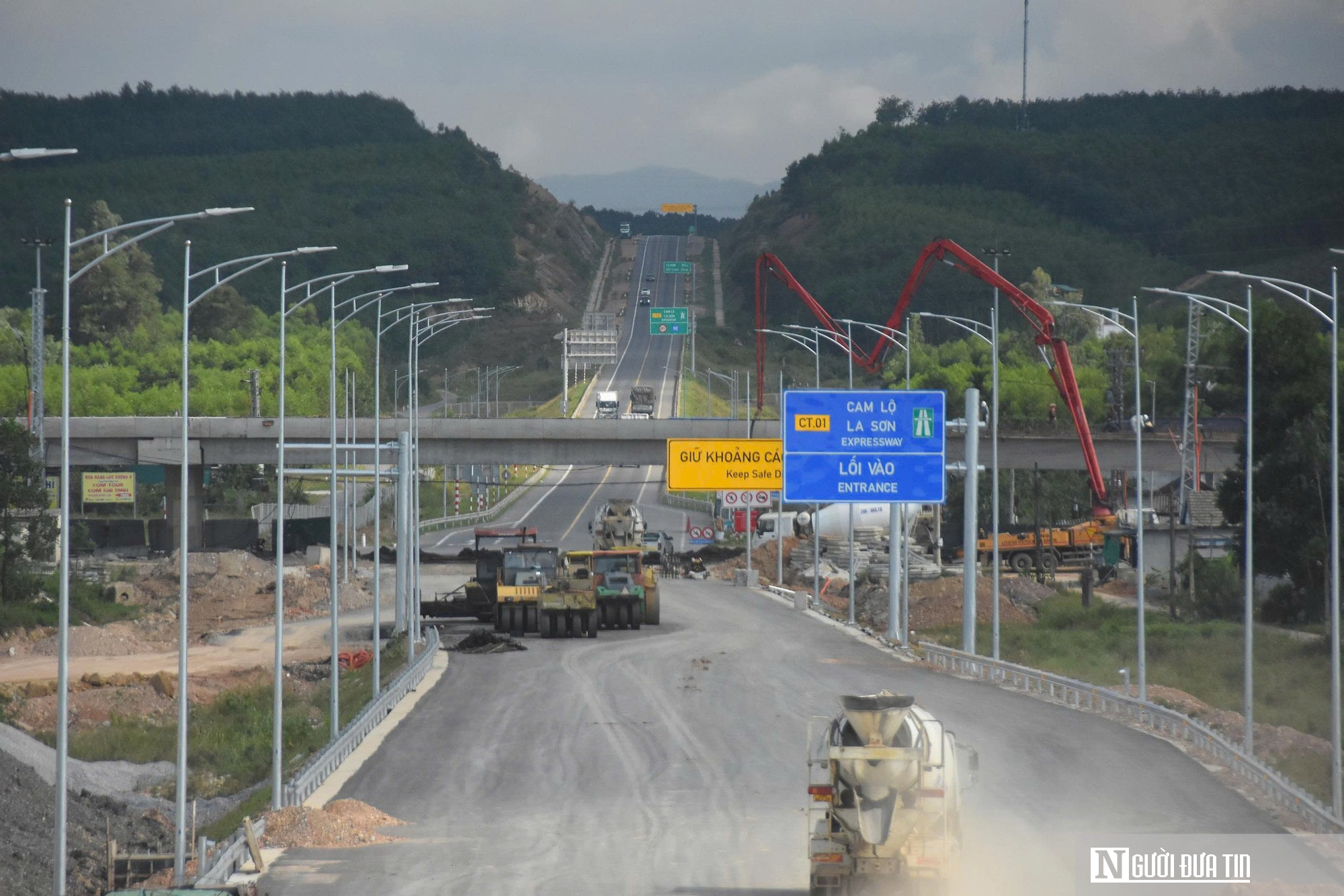 Hình hài cao tốc Vạn Ninh - Cam Lộ trước ngày thông xe kỹ thuật- Ảnh 7. Hình hài cao tốc Vạn Ninh - Cam Lộ trước ngày thông xe kỹ thuật- Ảnh 7.