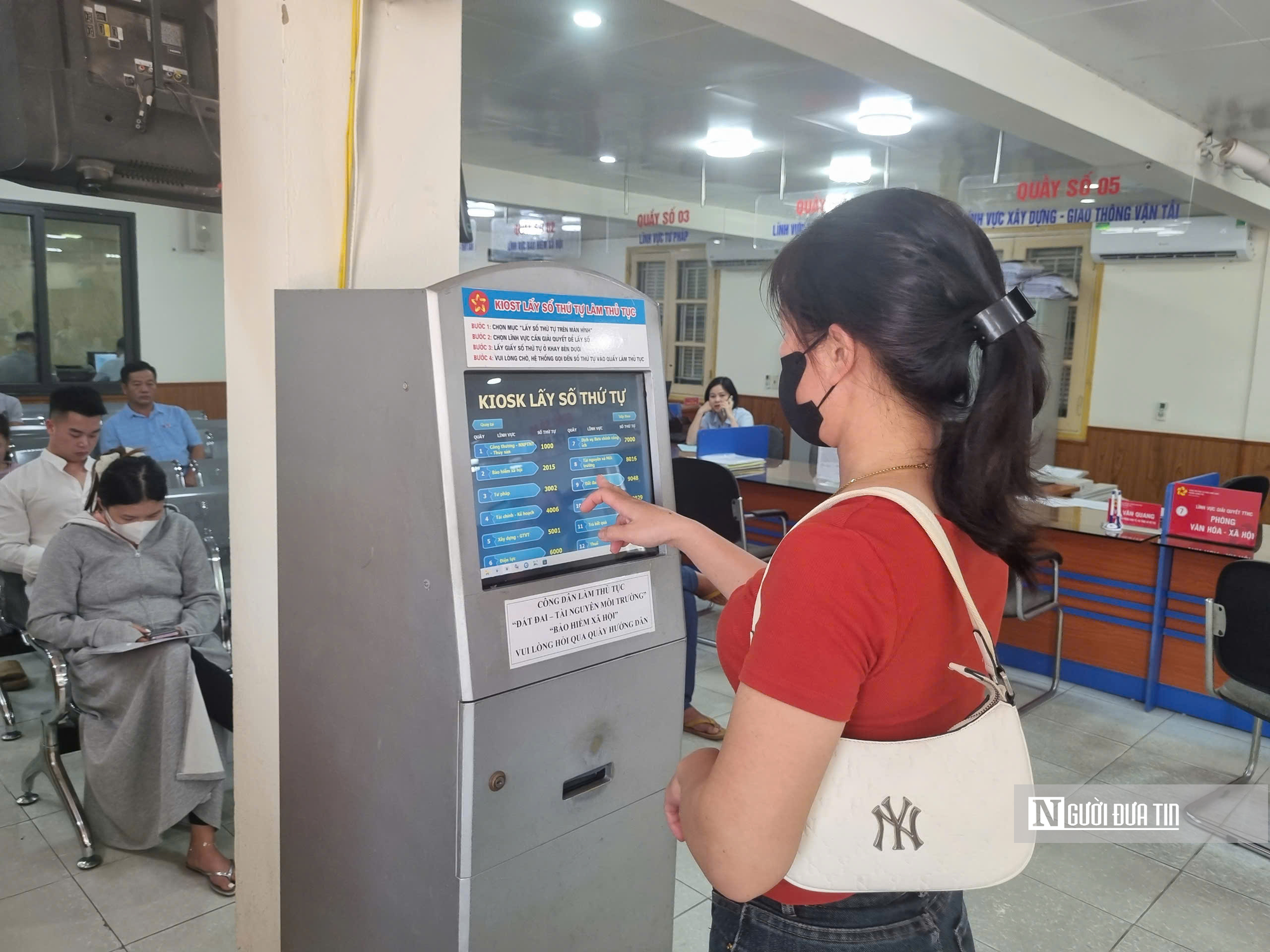 Quảng Ninh chuẩn bị "phi địa giới" phần lớn thủ tục hành chính- Ảnh 2. Quảng Ninh chuẩn bị "phi địa giới" phần lớn thủ tục hành chính- Ảnh 2.