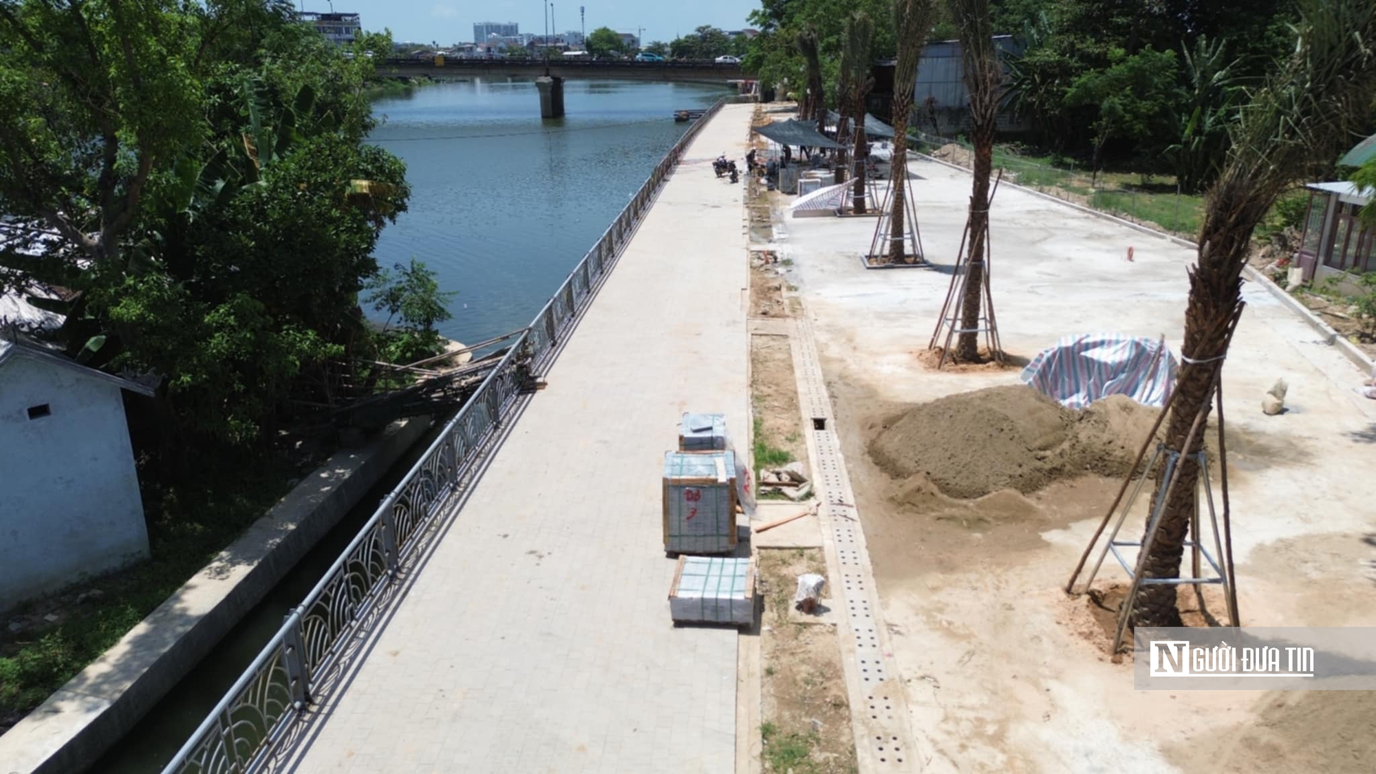 Công nhân mệt mài “chạy đua với mặt trời", để giữ bữa cơm gia đình- Ảnh 11. Công nhân mệt mài “chạy đua với mặt trời", để giữ bữa cơm gia đình- Ảnh 11.