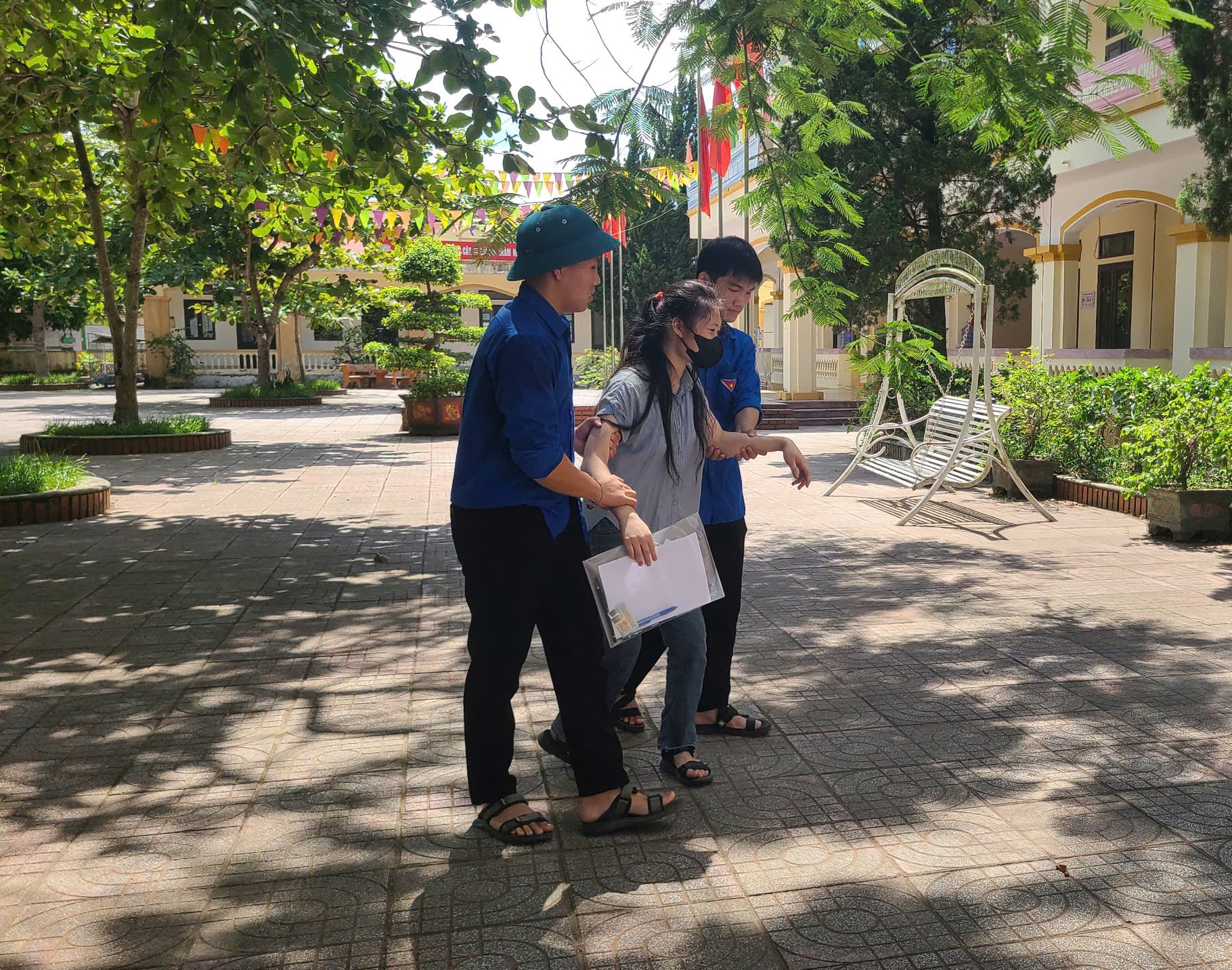 Được miễn thi do khuyết tật, nữ sinh vẫn quyết tham gia để thử sức- Ảnh 1. Được miễn thi do khuyết tật, nữ sinh vẫn quyết tham gia để thử sức- Ảnh 1.