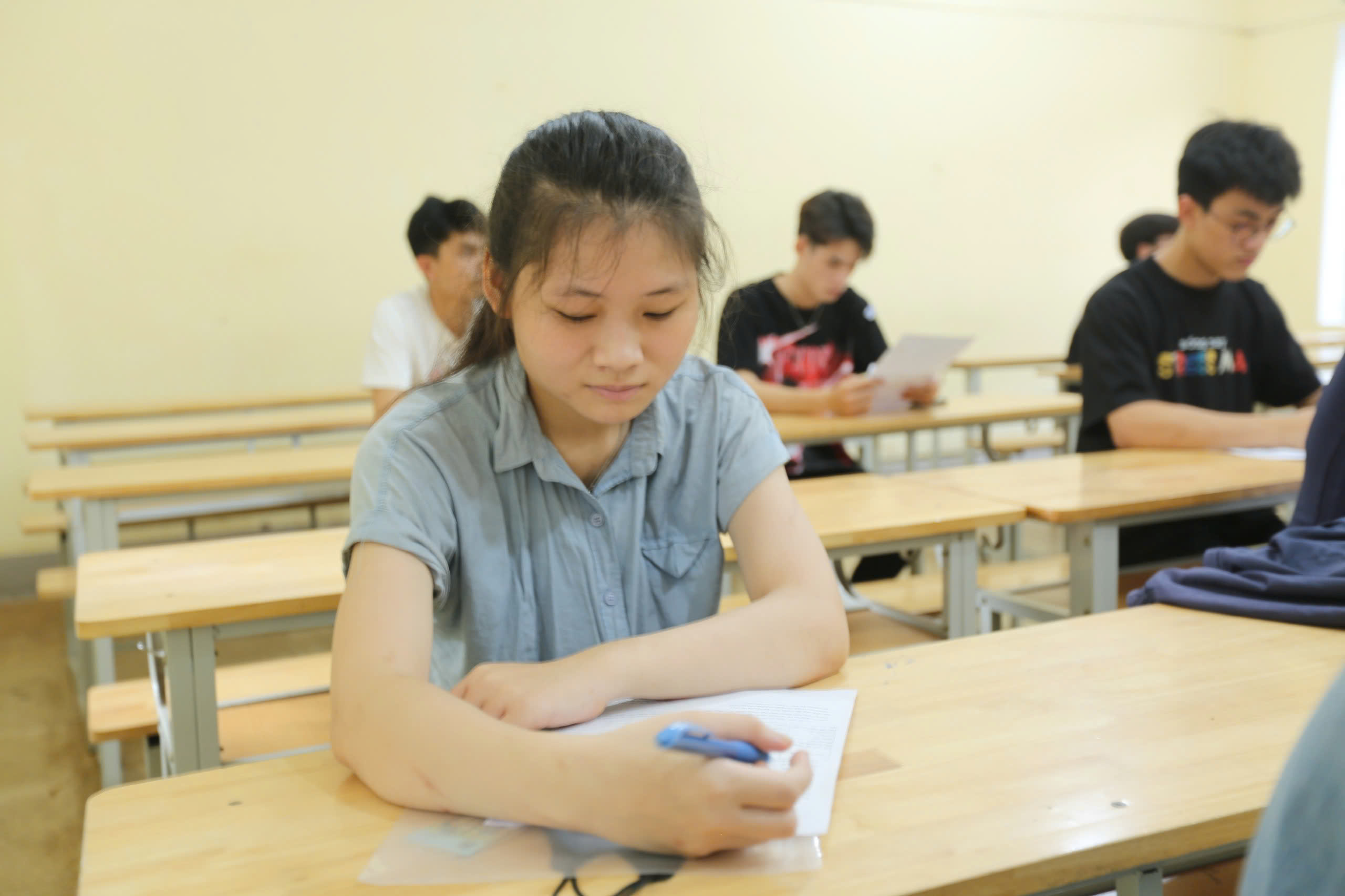 Được miễn thi do khuyết tật, nữ sinh vẫn quyết tham gia để thử sức- Ảnh 2. Được miễn thi do khuyết tật, nữ sinh vẫn quyết tham gia để thử sức- Ảnh 2.