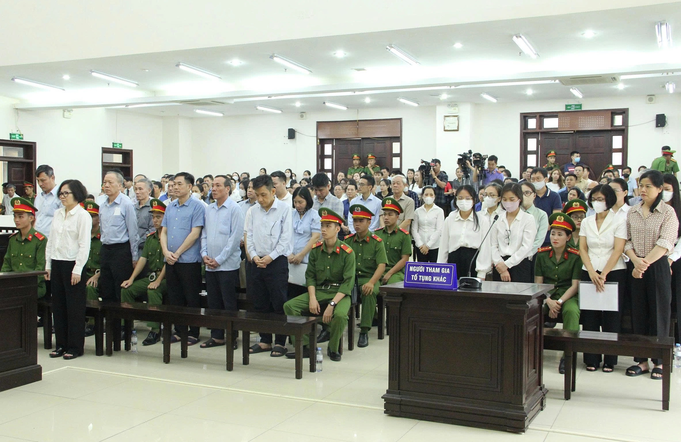 Ông Trịnh Văn Quyết nhận mức án 7 năm tù- Ảnh 1. Ông Trịnh Văn Quyết nhận mức án 7 năm tù- Ảnh 1.