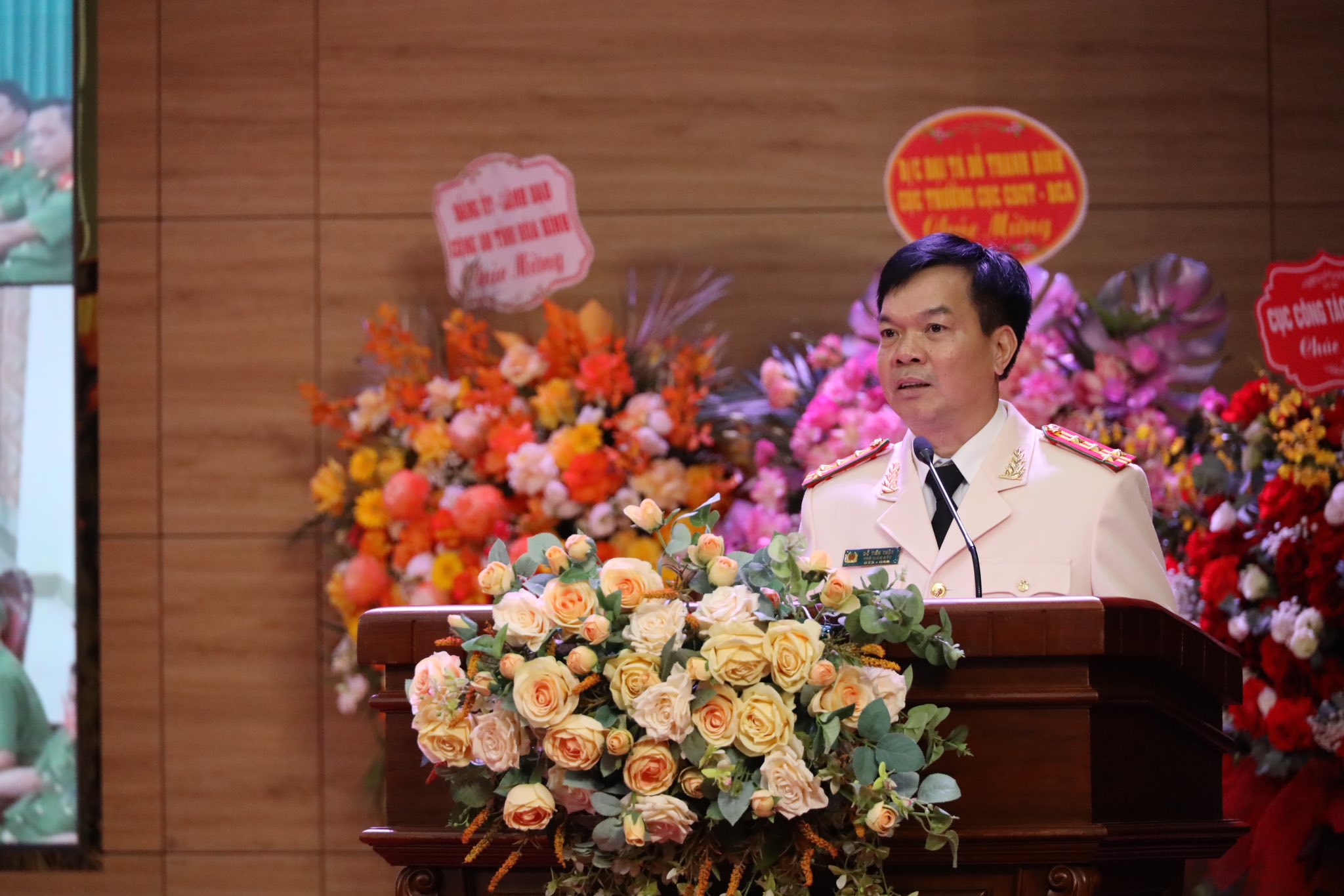 Phó Giám đốc Công an tỉnh Tuyên Quang nhận nhiệm vụ mới- Ảnh 3. Phó Giám đốc Công an tỉnh Tuyên Quang nhận nhiệm vụ mới- Ảnh 3.