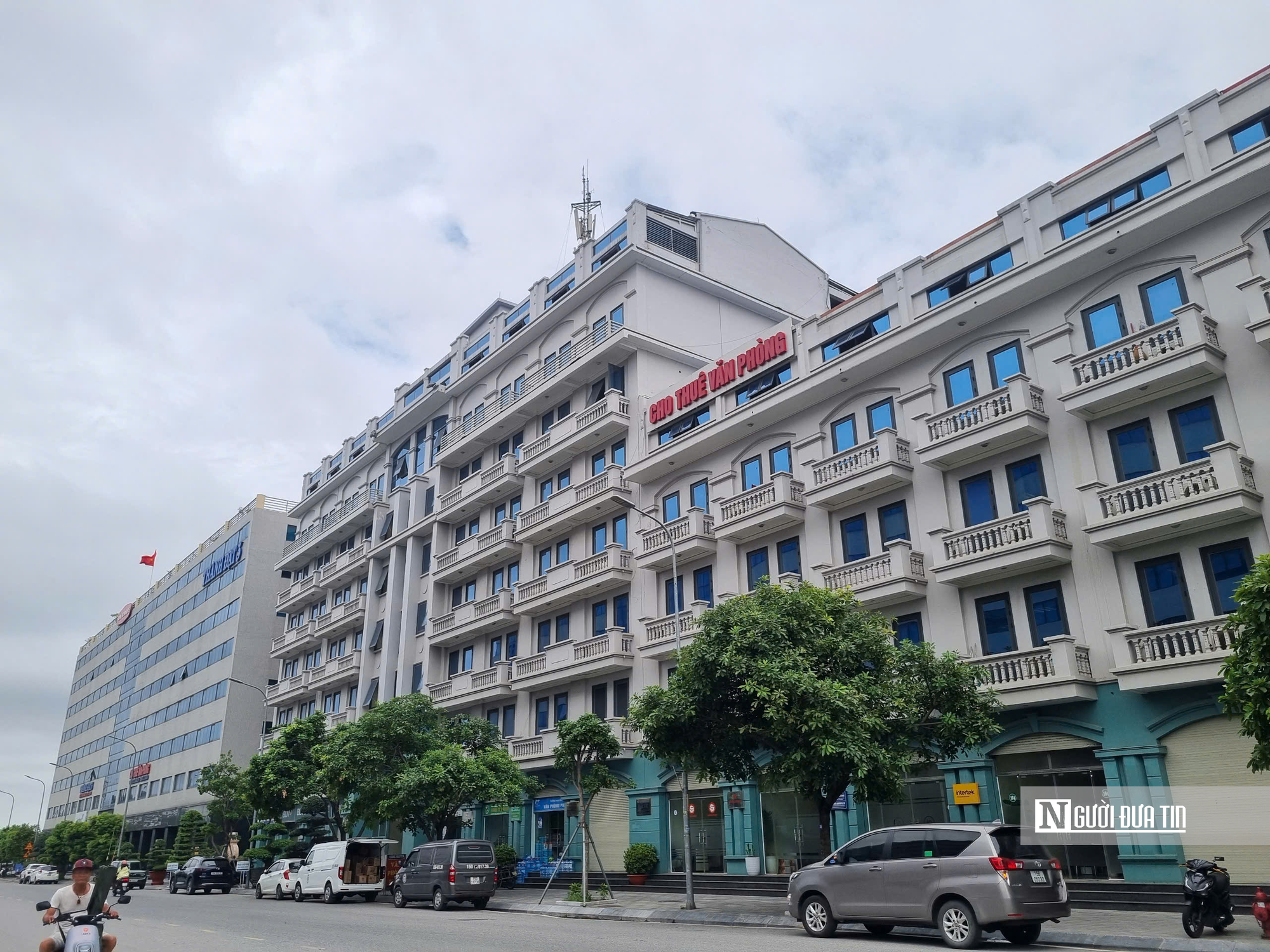 Cha con Tổng Giám đốc DVC sang tay hơn 4 triệu cổ phiếu- Ảnh 1. Cha con Tổng Giám đốc DVC sang tay hơn 4 triệu cổ phiếu- Ảnh 1.