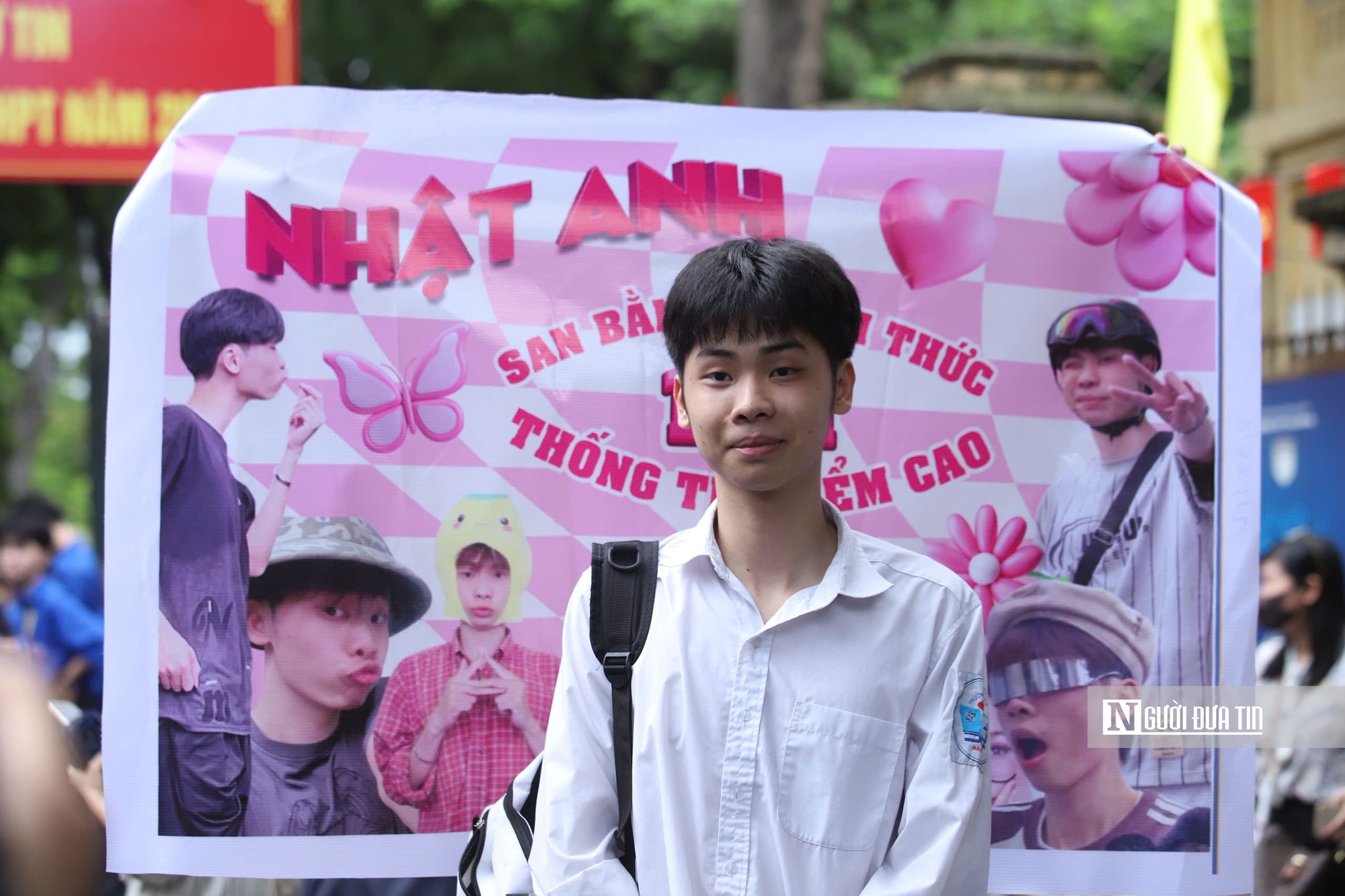 Vượt "vũ môn" lần hai: Nhiều thí sinh tự do hài lòng với bài thi tốt nghiệp tiếng Anh- Ảnh 6. Vượt "vũ môn" lần hai: Nhiều thí sinh tự do hài lòng với bài thi tốt nghiệp tiếng Anh- Ảnh 6.