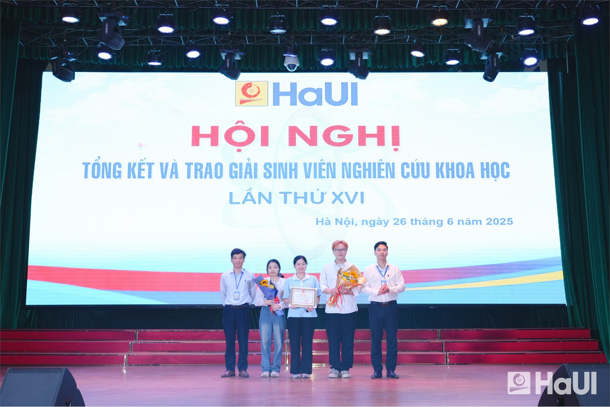 Từ giảng đường ra thế giới: Sinh viên HaUI ghi dấu ấn trên các tạp chí khoa học quốc tế- Ảnh 4. Từ giảng đường ra thế giới: Sinh viên HaUI ghi dấu ấn trên các tạp chí khoa học quốc tế- Ảnh 4.