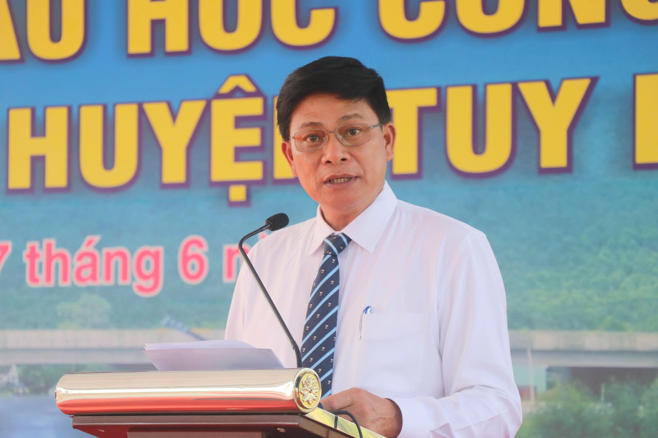 Bình Định: Đưa vào sử dụng cầu Hóc Công, 200 hộ dân ở Tuy Phước không còn nỗi lo chia cắt mùa mưa lũ- Ảnh 3. Bình Định: Đưa vào sử dụng cầu Hóc Công, 200 hộ dân ở Tuy Phước không còn nỗi lo chia cắt mùa mưa lũ- Ảnh 3.