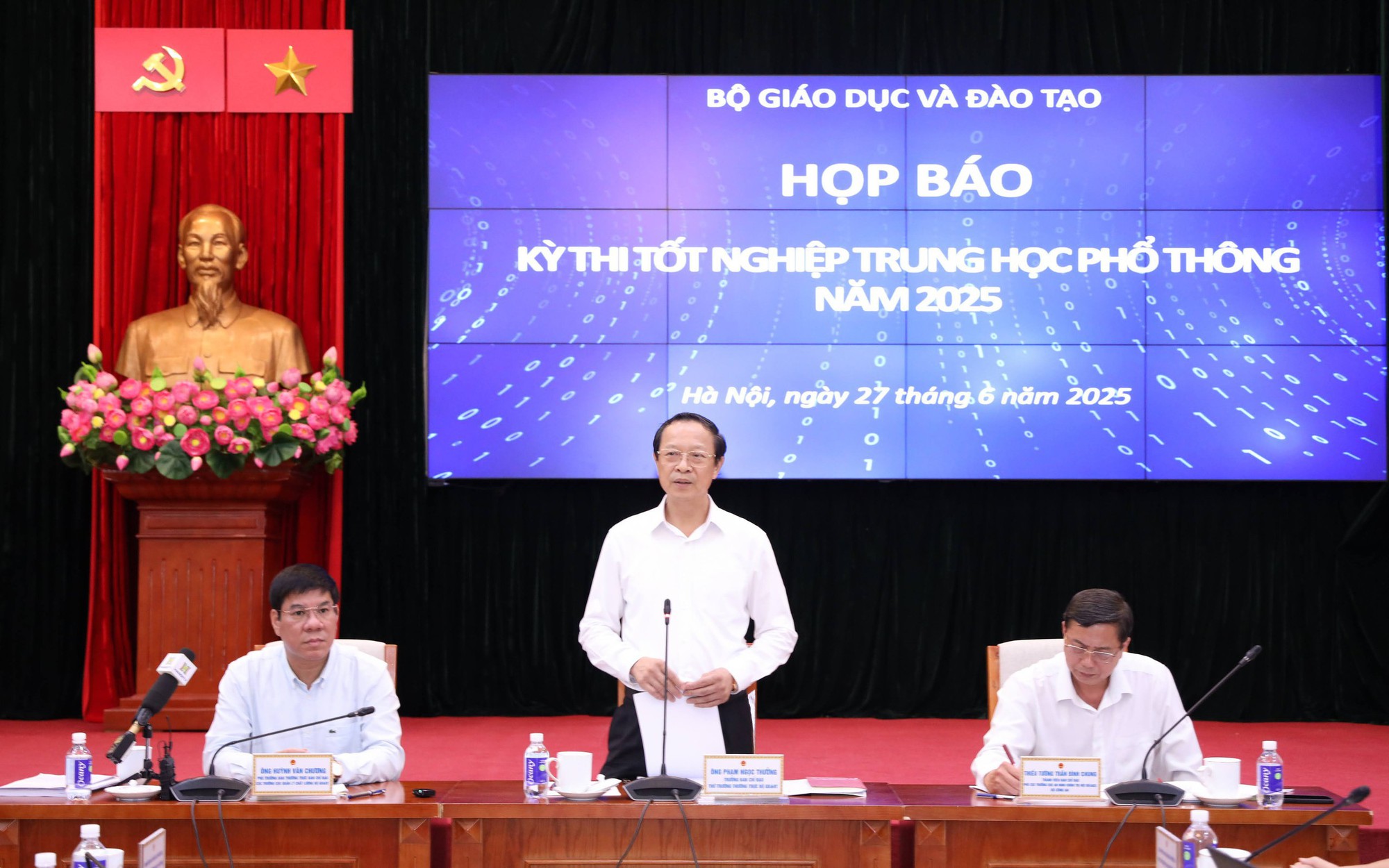 Bộ GD&ĐT: Đề thi THPT 2025 không khó đột ngột, đã cân nhắc kết quả khảo sát