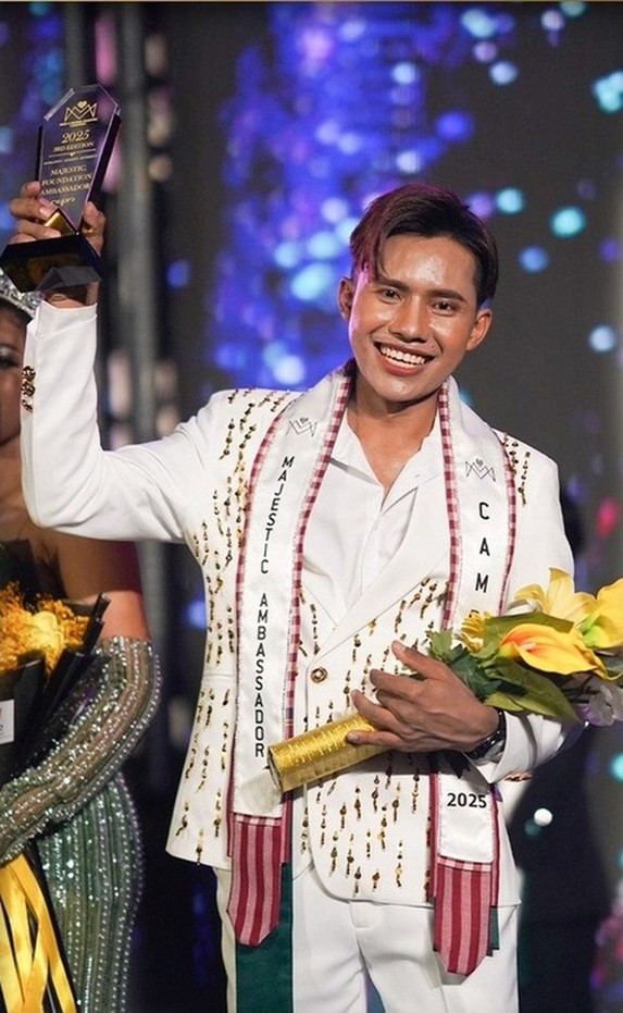 Cú "lột xác" ngoạn mục của Lai Thai - chàng trai hot nhất Nam vương Campuchia- Ảnh 1. Cú "lột xác" ngoạn mục của Lai Thai - chàng trai hot nhất Nam vương Campuchia- Ảnh 1.