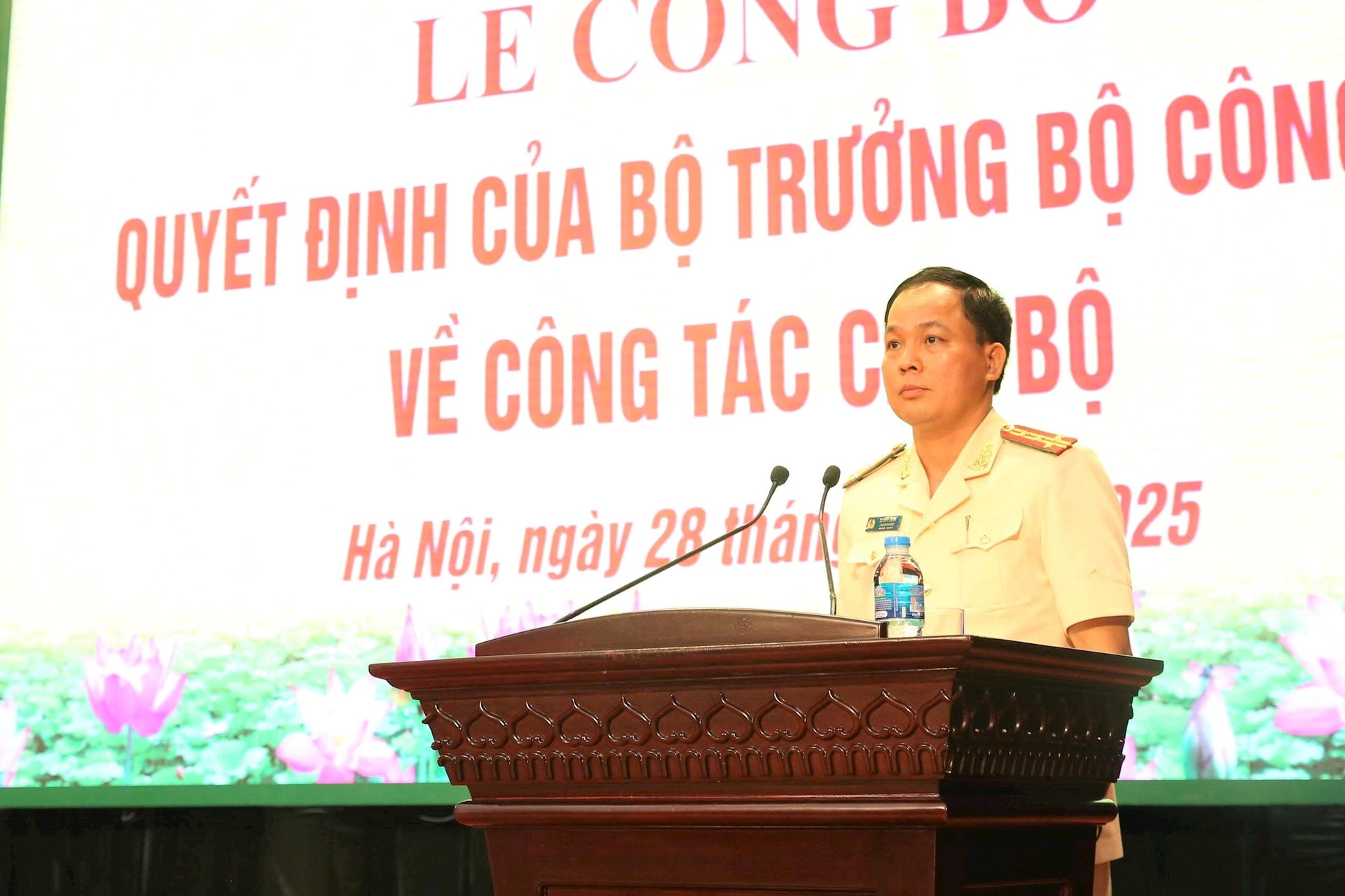 Đại tá Lê Văn Tuân làm Phó Giám đốc Công an Tp.Hà Nội- Ảnh 2. Đại tá Lê Văn Tuân làm Phó Giám đốc Công an Tp.Hà Nội- Ảnh 2.