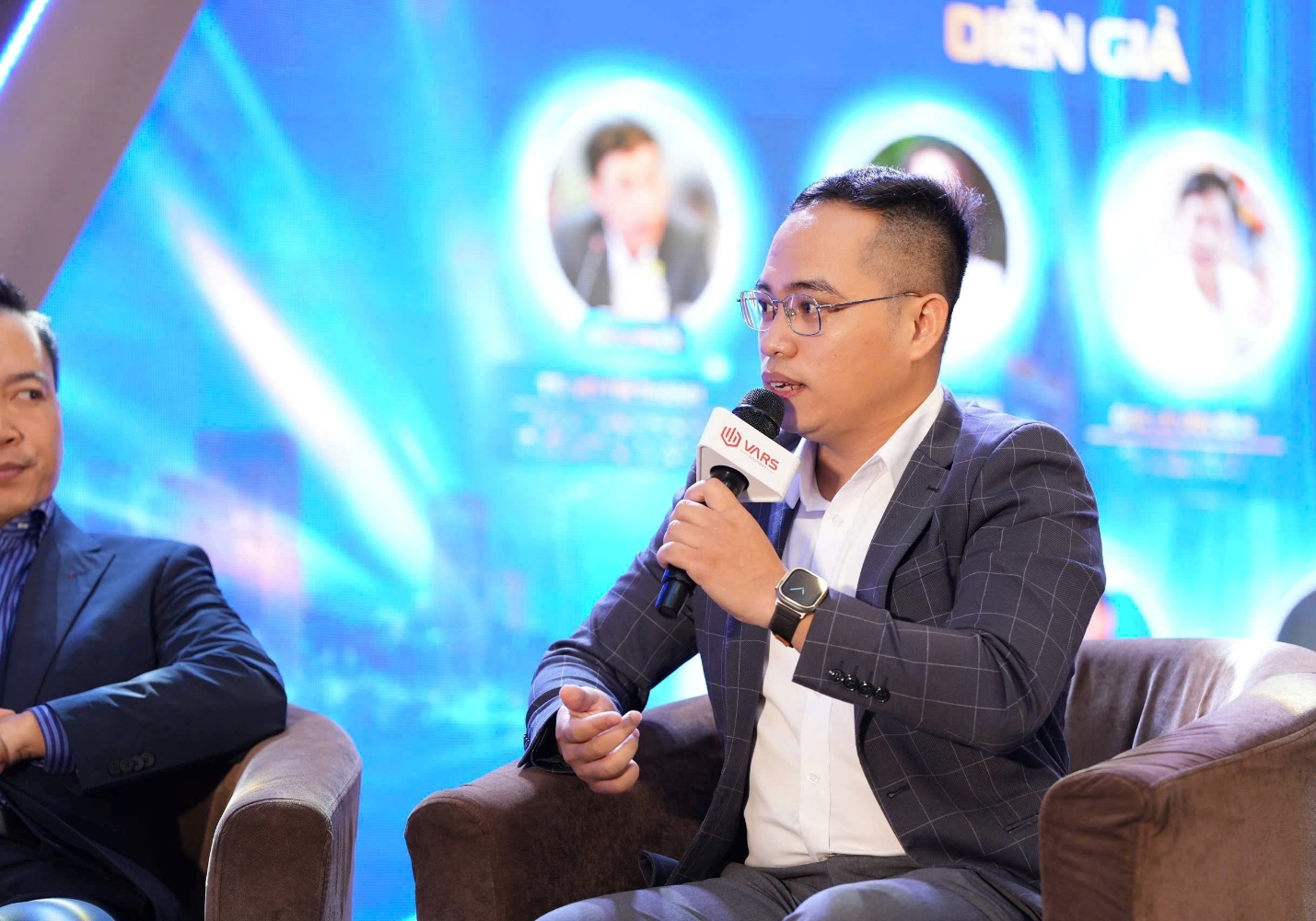 Ứng dụng Meey CRM và Meey 3D gây ấn tượng tại Ngày hội Môi giới bất động sản 2025- Ảnh 2. Ứng dụng Meey CRM và Meey 3D gây ấn tượng tại Ngày hội Môi giới bất động sản 2025- Ảnh 2.