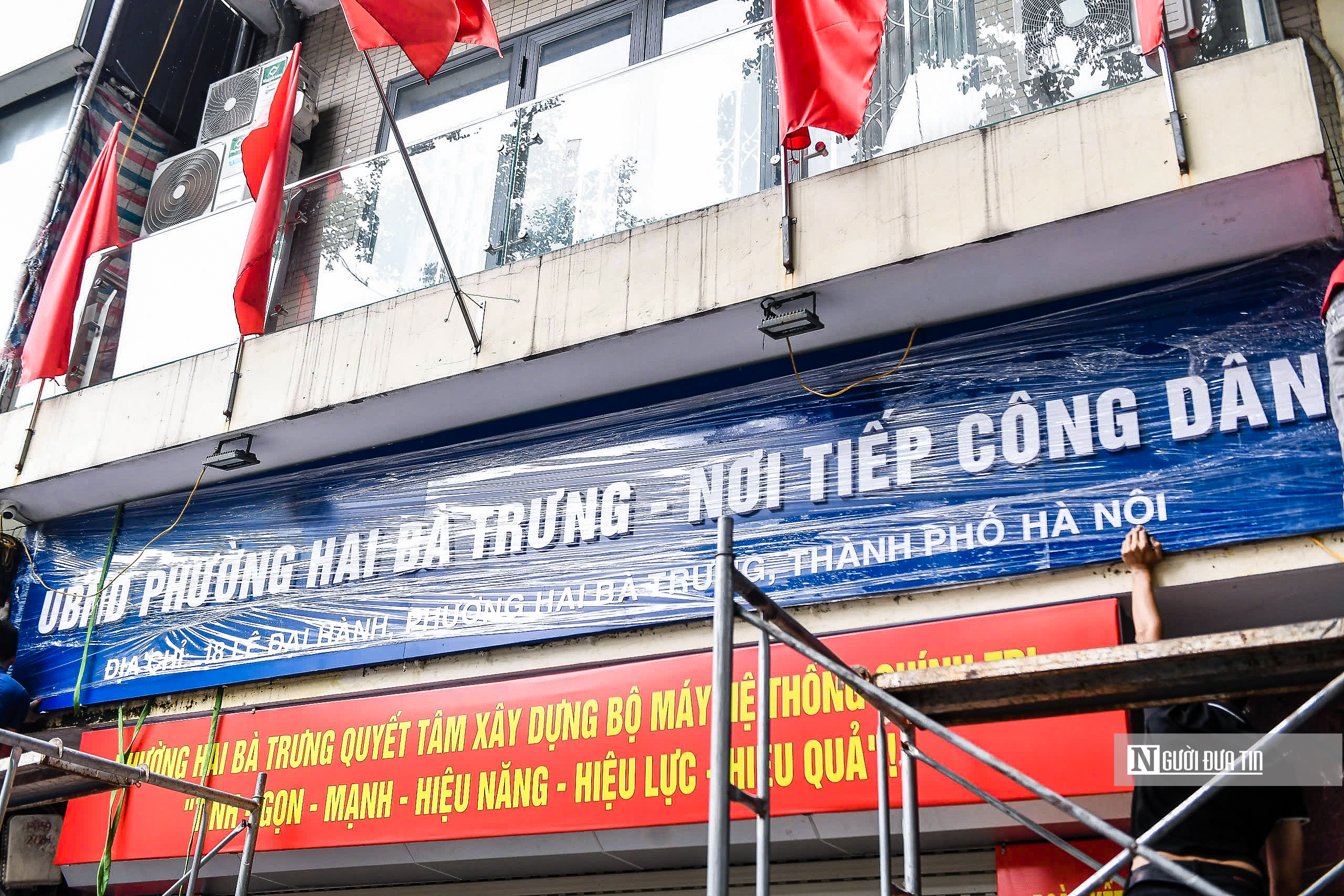 Đồng loạt thay biển trụ sở 126 xã, phường mới ở Hà Nội- Ảnh 12. Đồng loạt thay biển trụ sở 126 xã, phường mới ở Hà Nội- Ảnh 12.